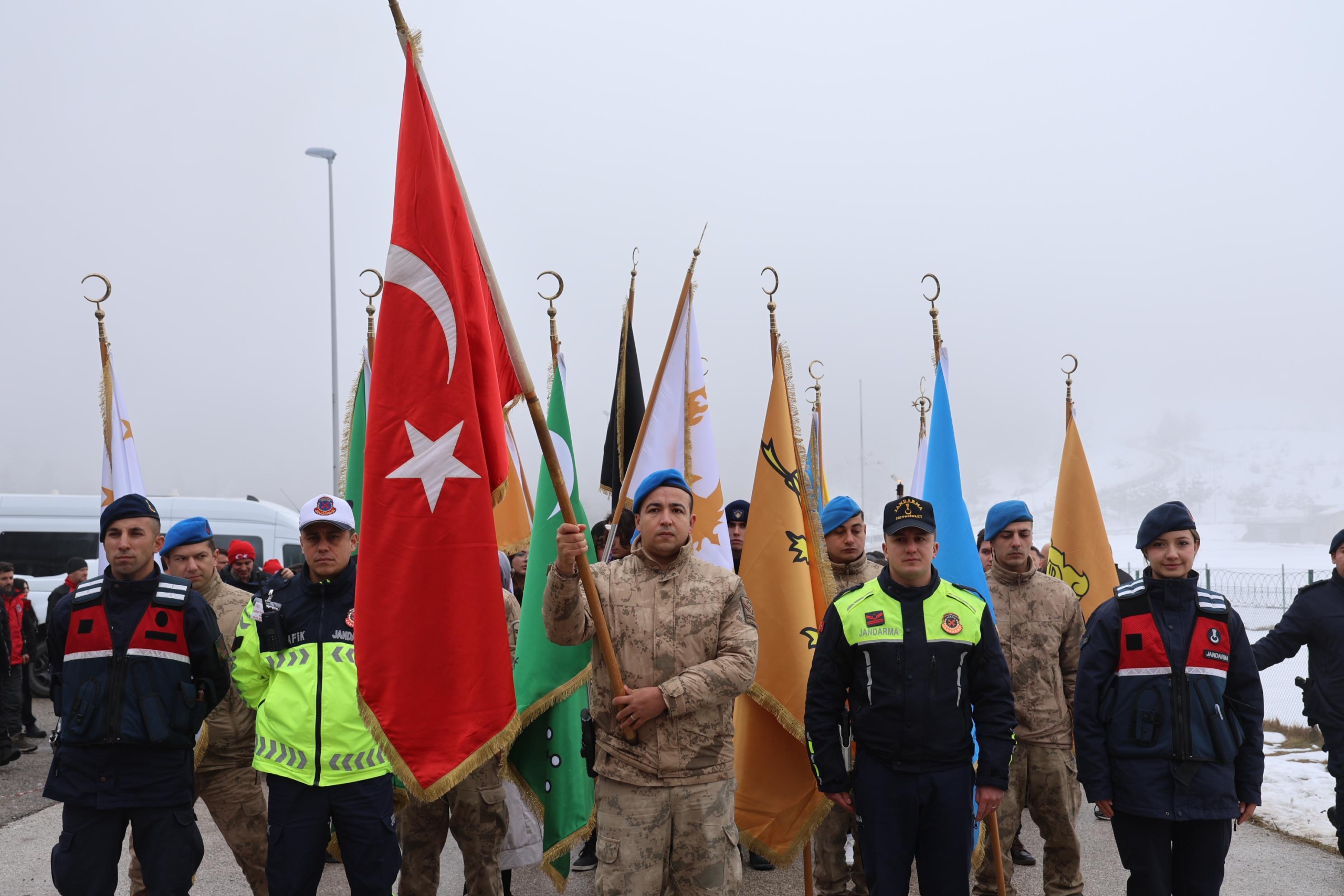 DÜZCE SARIKAMIŞ ŞEHİTLERİ İÇİN YÜRÜDÜ