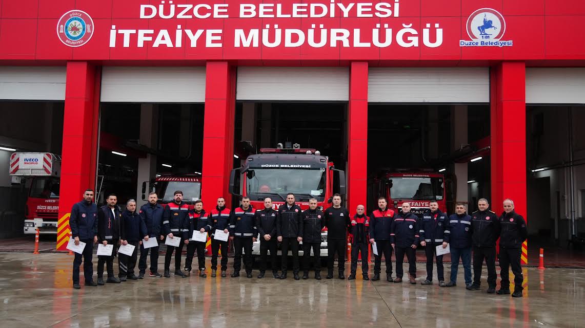 Düzce İtfaiye Müdürlüğü Eğitim Faaliyetlerine Devam Ediyor Düzce İtfaiye Müdürlüğü Eğitim Faaliyetlerine Devam Ediyor