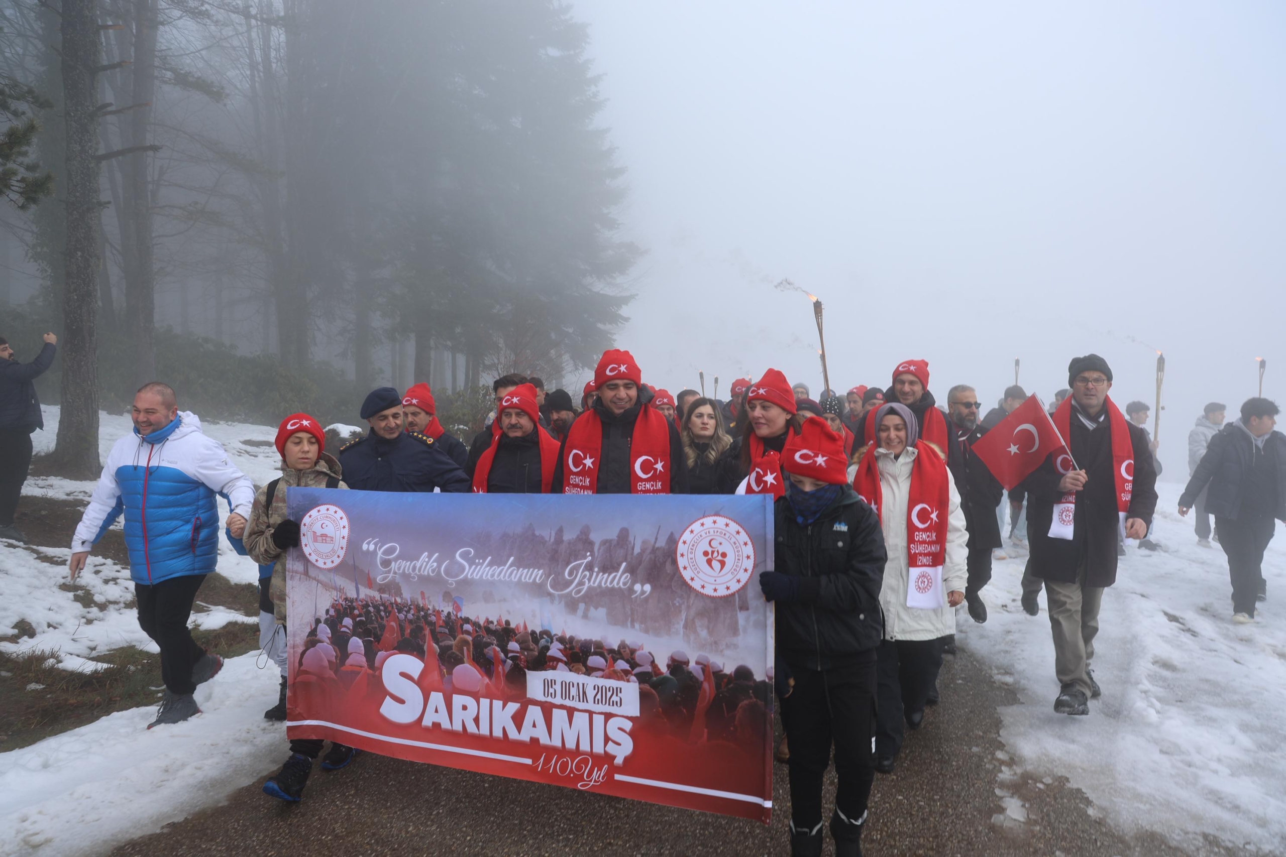 DÜZCE SARIKAMIŞ ŞEHİTLERİ İÇİN YÜRÜDÜ