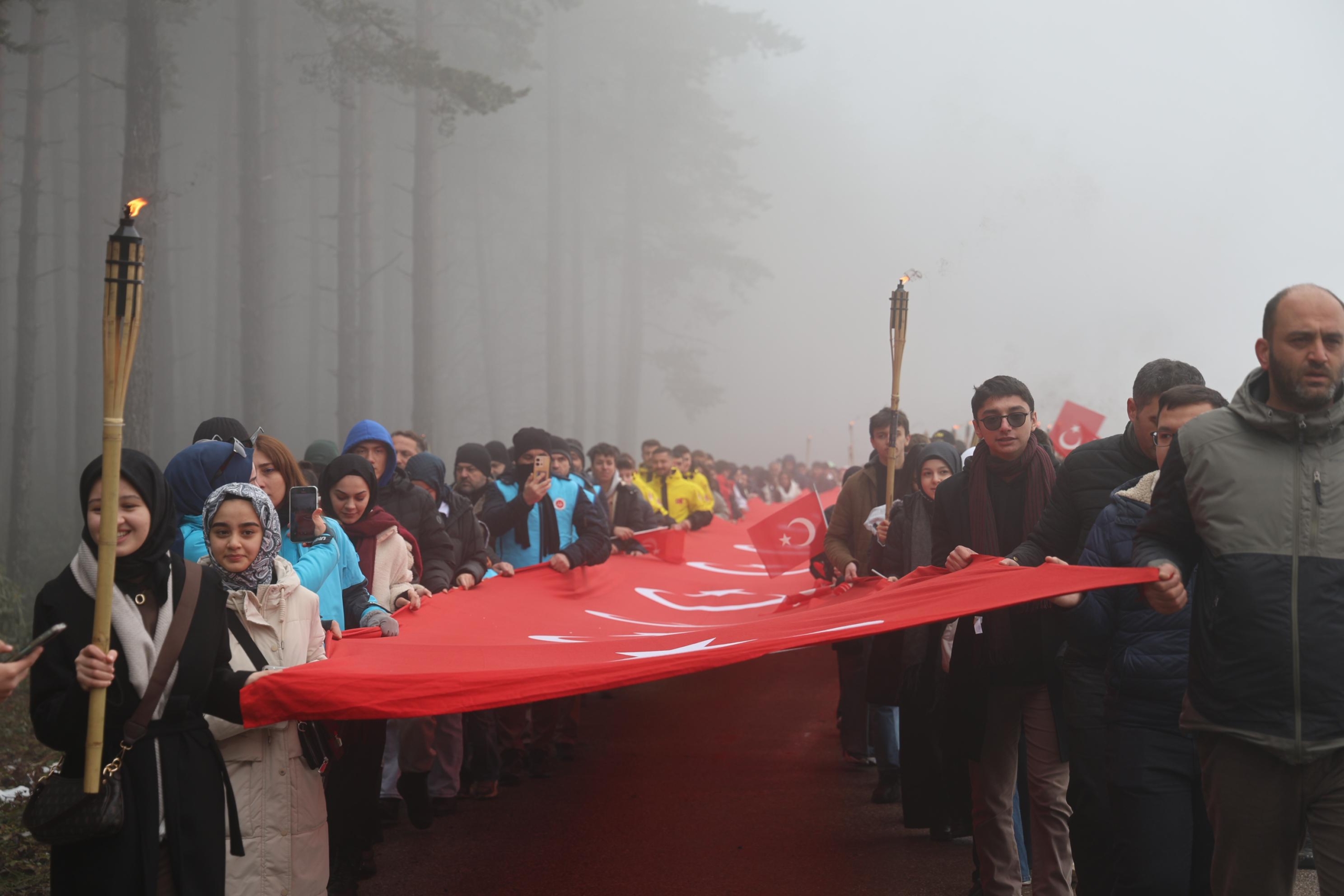 DÜZCE SARIKAMIŞ ŞEHİTLERİ İÇİN YÜRÜDÜ