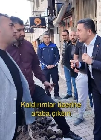 Nevşehir'de Tanju Özcan Tarzı "Temizlik HareKATI": Nevşehir'de Tanju Özcan Tarzı "Temizlik HareKATI":