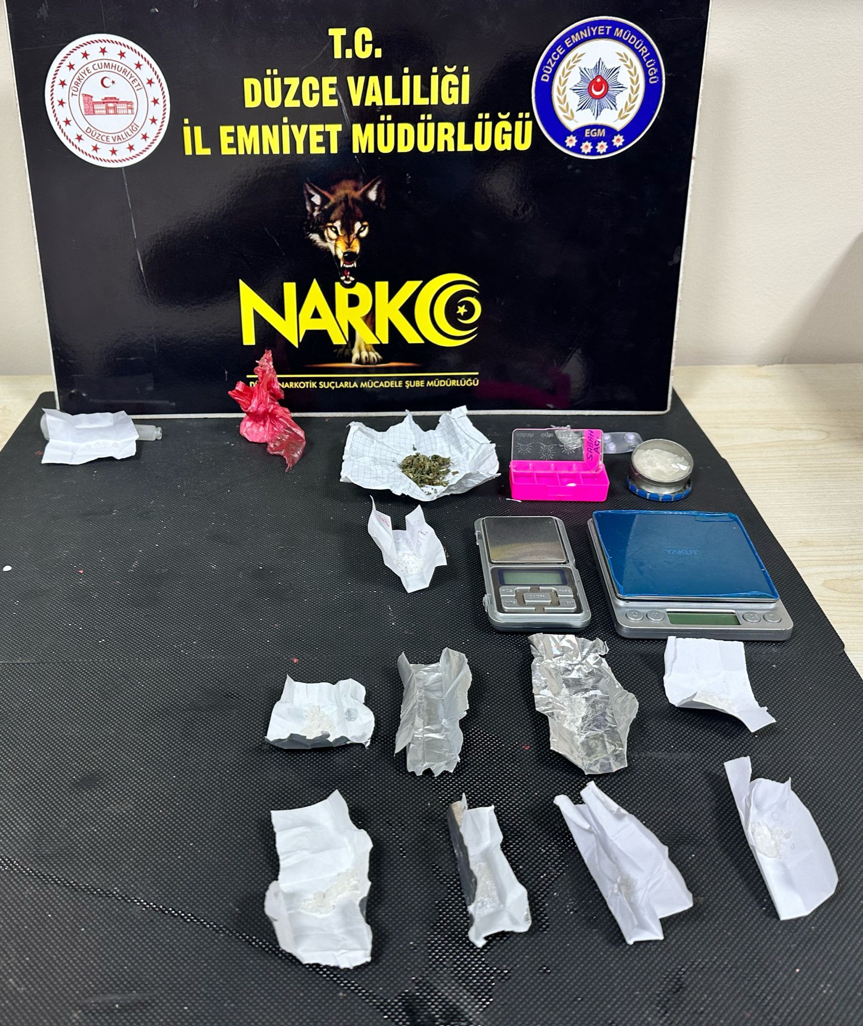 Düzce’de Narkotik Operasyonu: Üç Kişi Tutuklandı