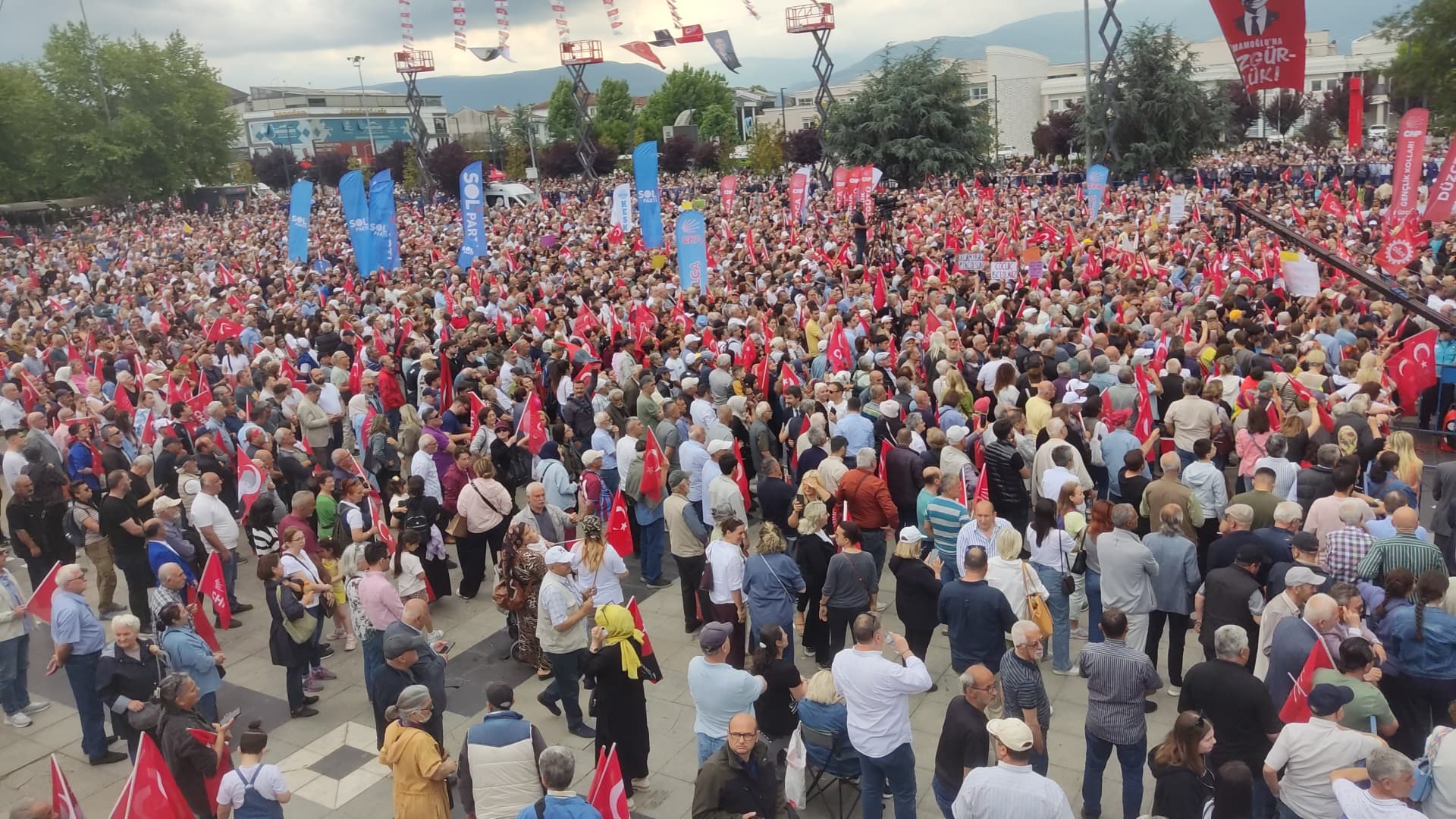 CHP Lideri Özel ve Yavaş Düzce'de Halkla Buluştu
