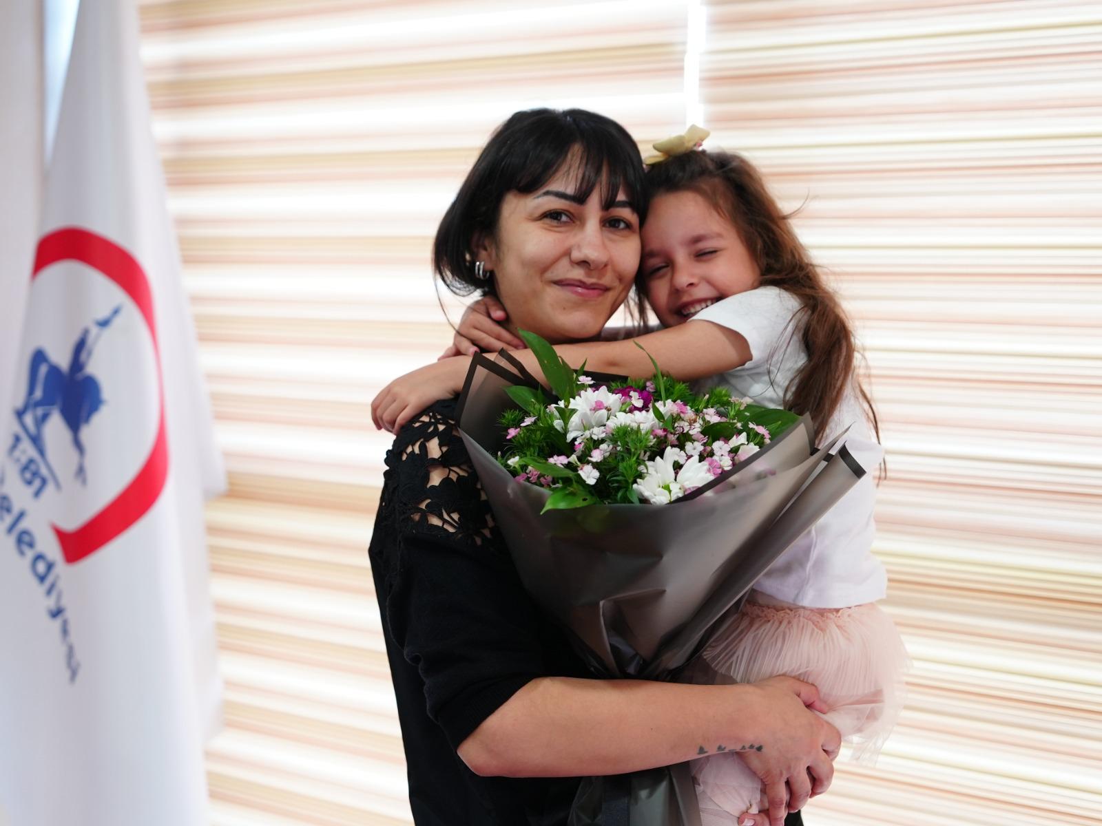 Düzce Belediyesi'nden Anneler Günü'nde Duygulandıran Sürpriz!