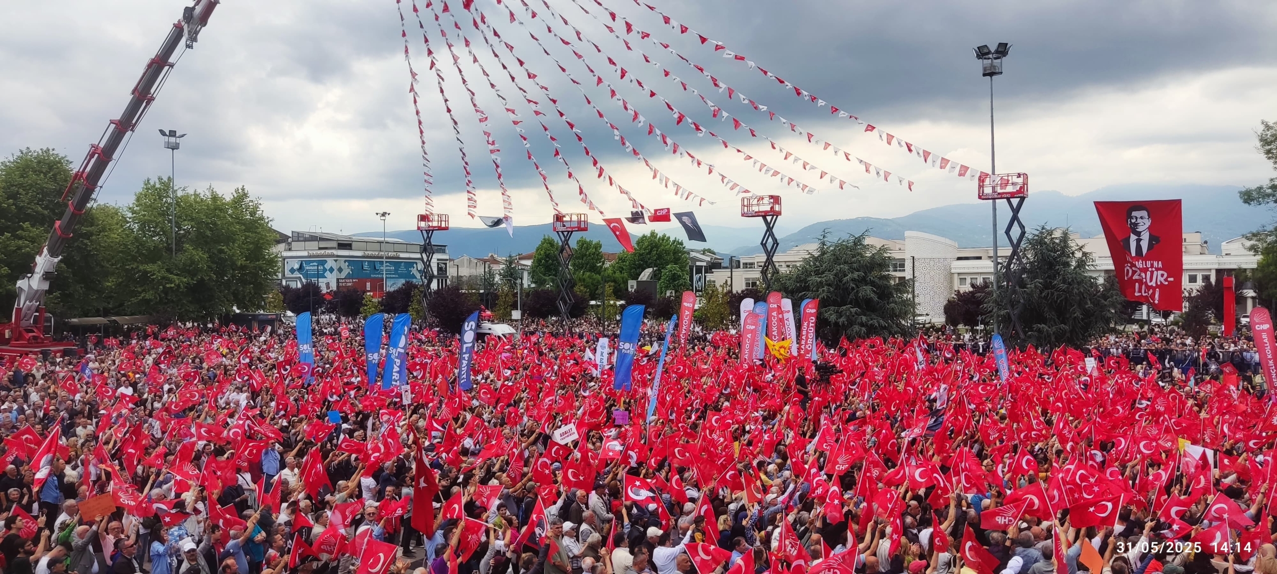 CHP Lideri Özel ve Yavaş Düzce'de Halkla Buluştu