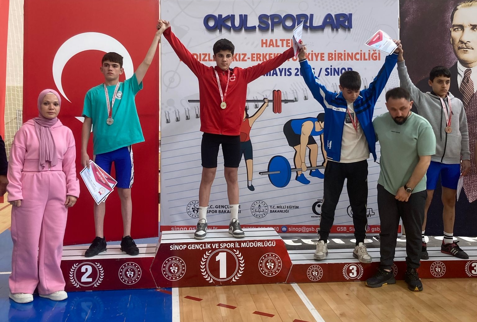 Cumayeri'nin Minik Devleri Türkiye'yi Salladı! Cumayeri'nin Minik Devleri Türkiye'yi Salladı!