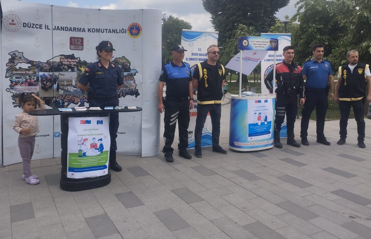 Düzce'de "Uzlaştırmacılar Günü" Coşkusu: Düzce'de "Uzlaştırmacılar Günü" Coşkusu: