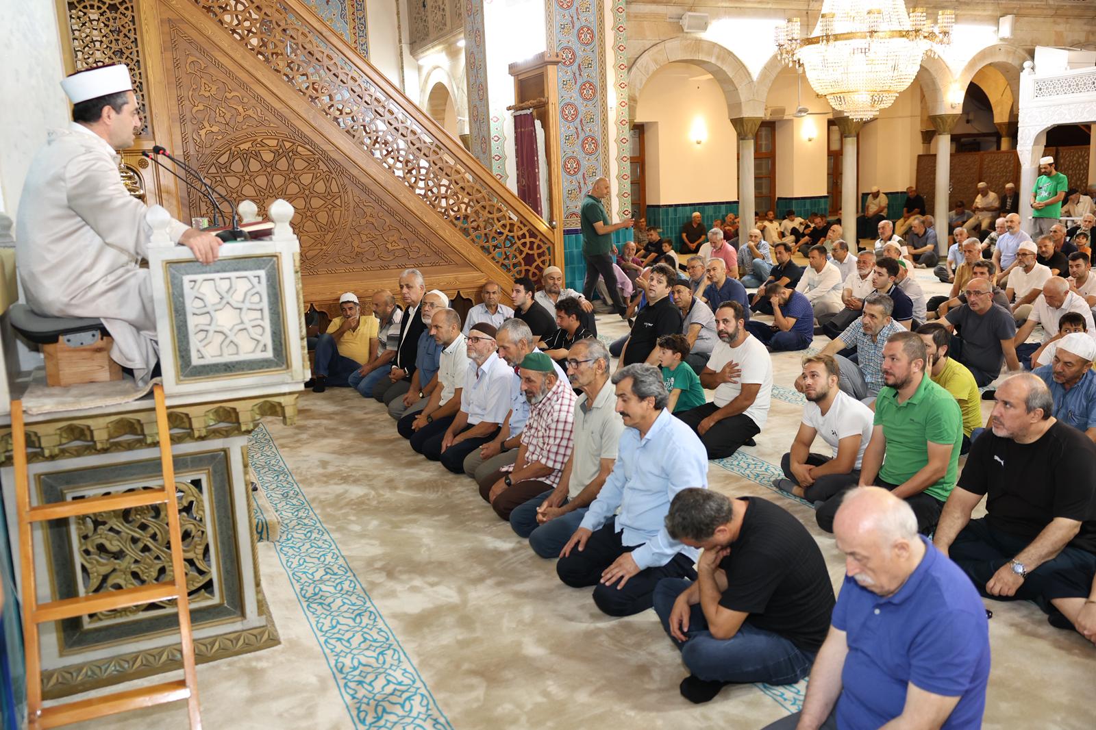 Mevlid Kandili'nde Gönüller Doldu