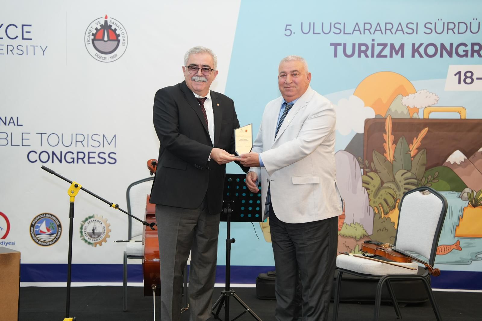 SÜRDÜRÜLEBİLİR TURİZM KONGRESİ DÜZCE'DE SONA ERDİ SÜRDÜRÜLEBİLİR TURİZM KONGRESİ DÜZCE'DE SONA ERDİ