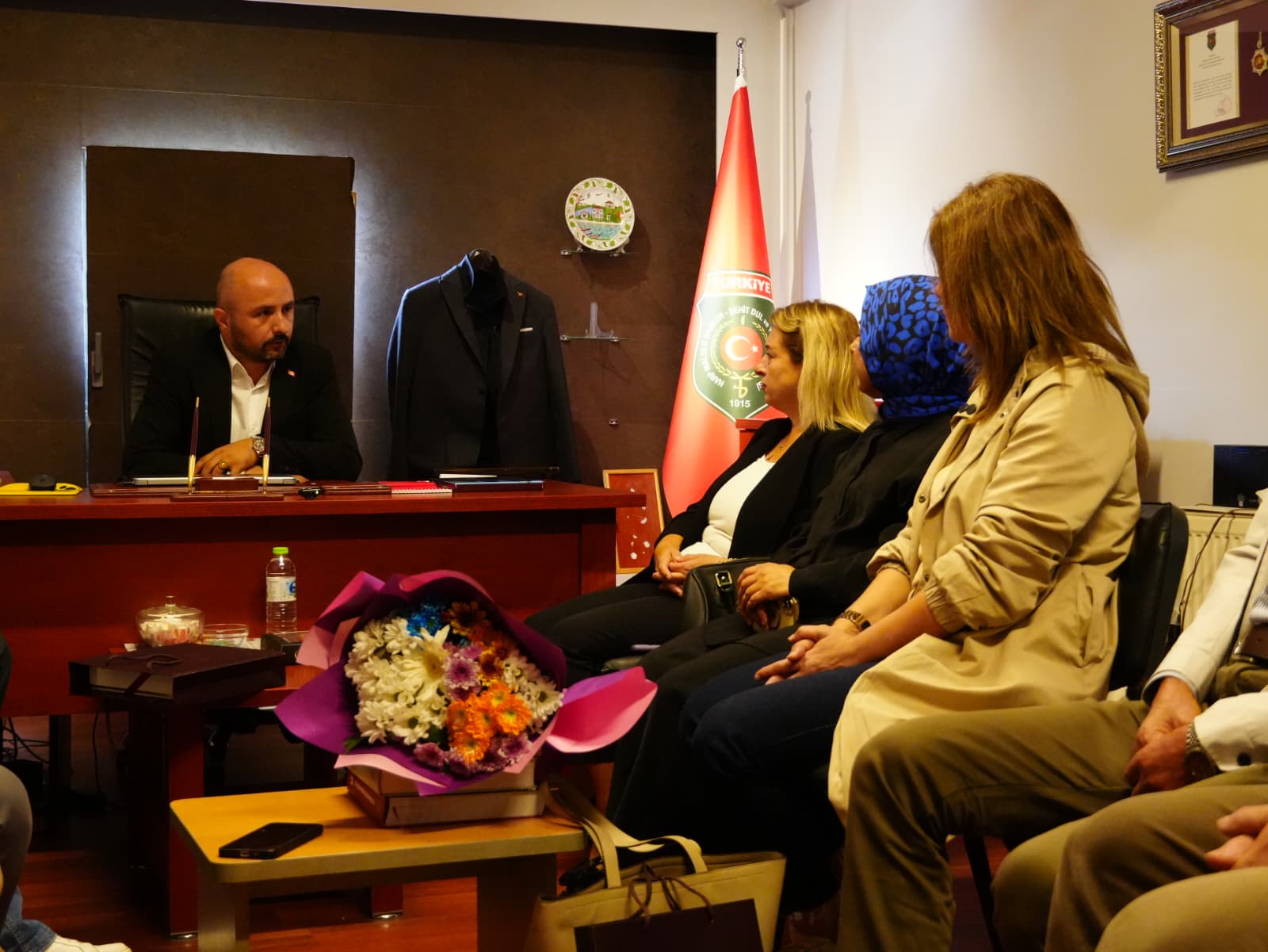 Başkan Yar. Kılıç'tan Gazilere Anlamlı Ziyaret Başkan Yar. Kılıç'tan Gazilere Anlamlı Ziyaret