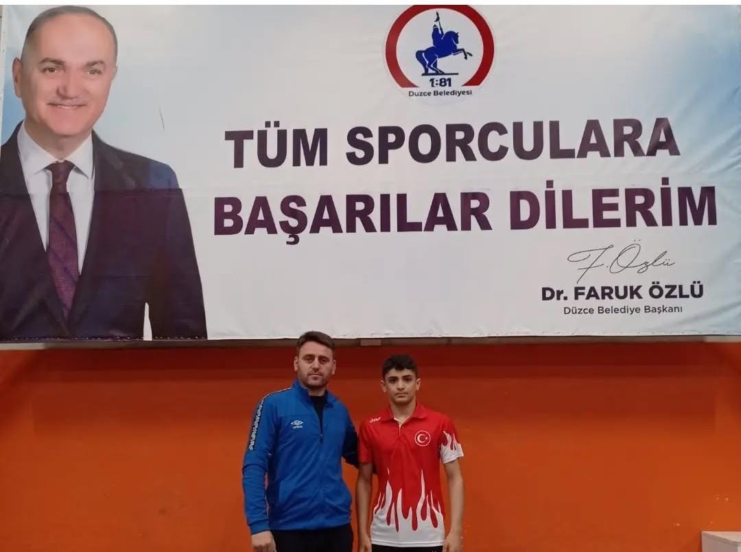 DÜZCE'DEN BALKAN ŞAMPİYONASI'NA İKİ GÜREŞÇİ