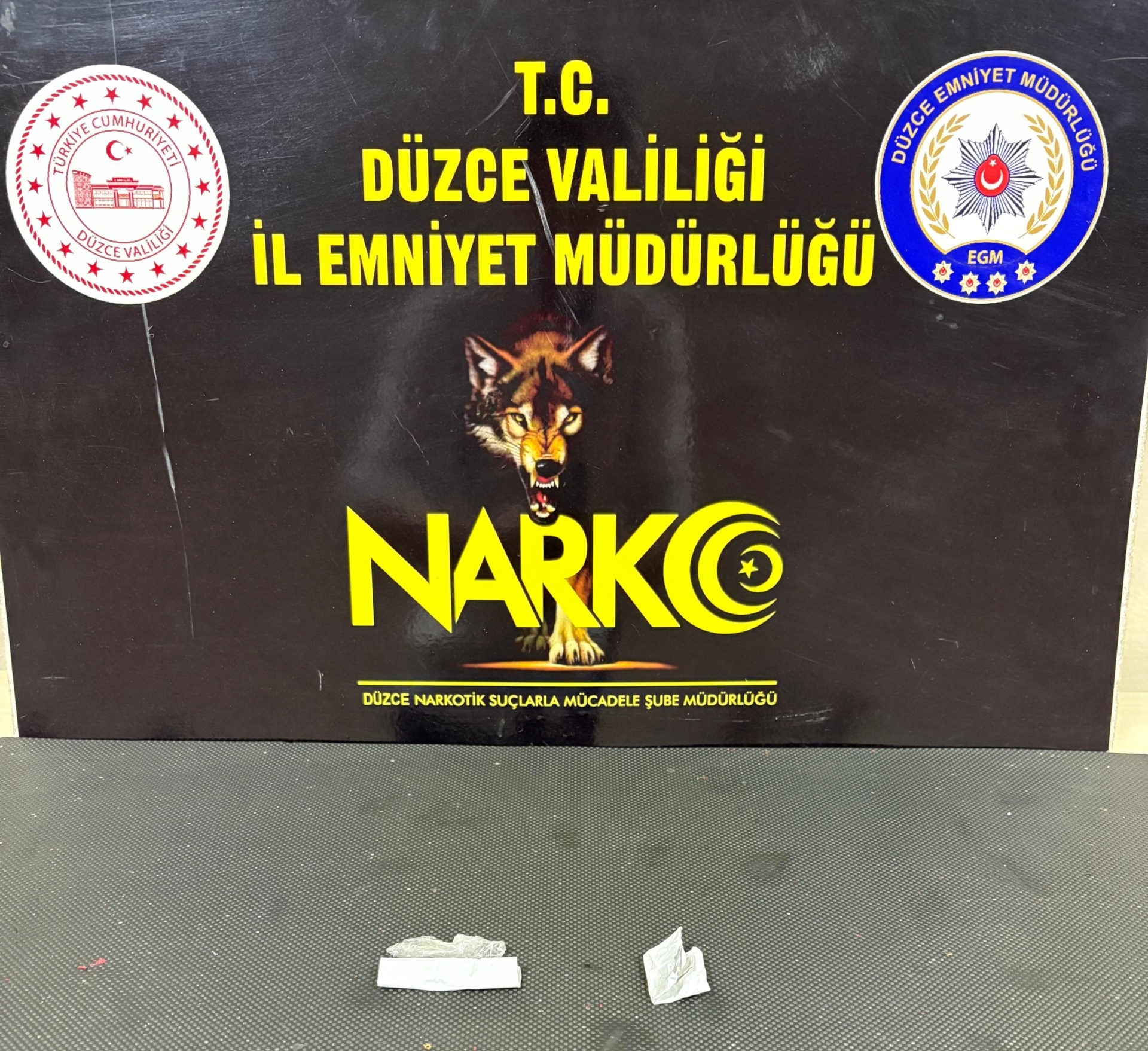 DÜZCE'DE UYUŞTURUCU TACİRLERİNE ARDI ARDINA DARBE
