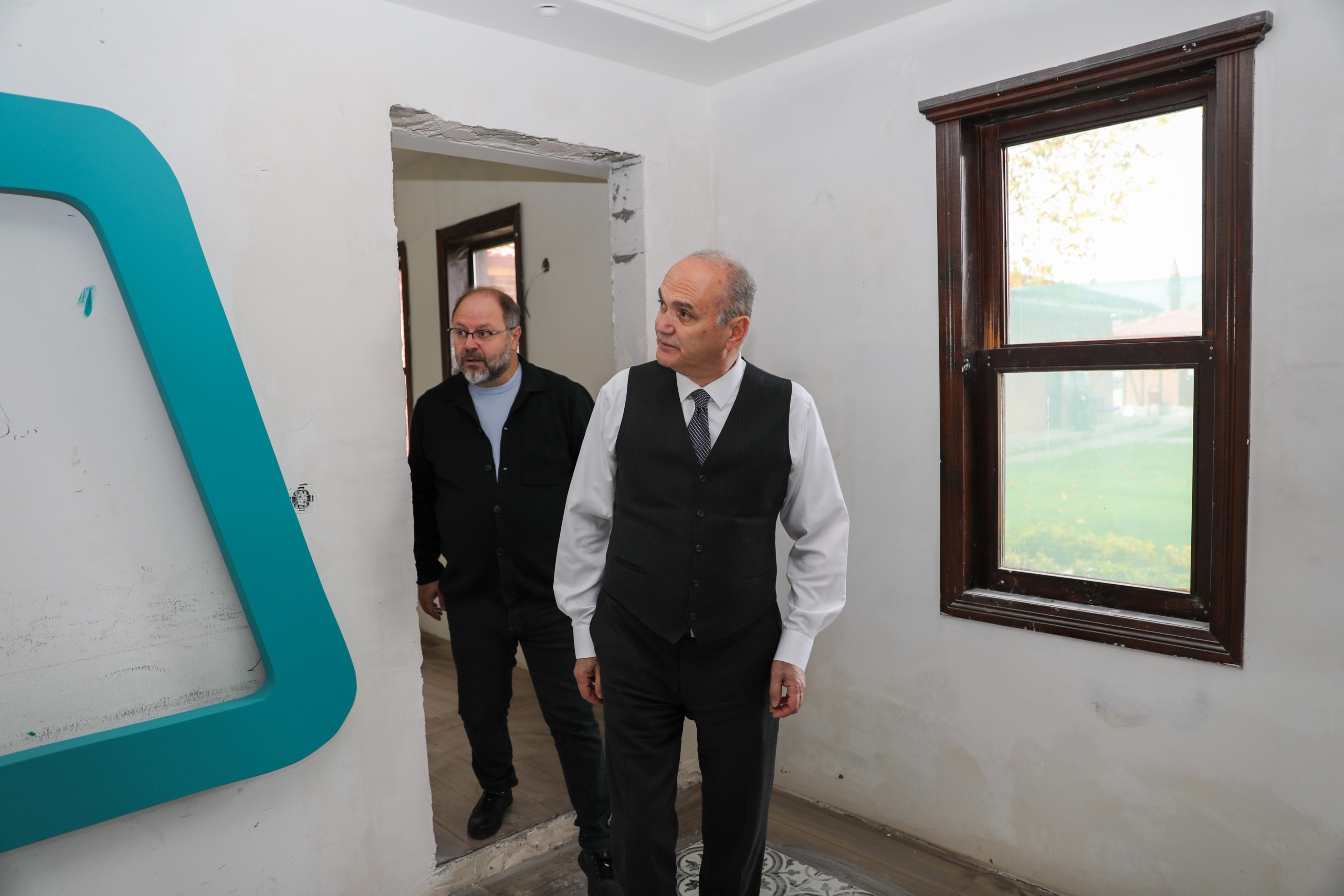 BAŞKAN ÖZLÜ’DEN İKİ PARKTA ÇİFTE MÜJDE: