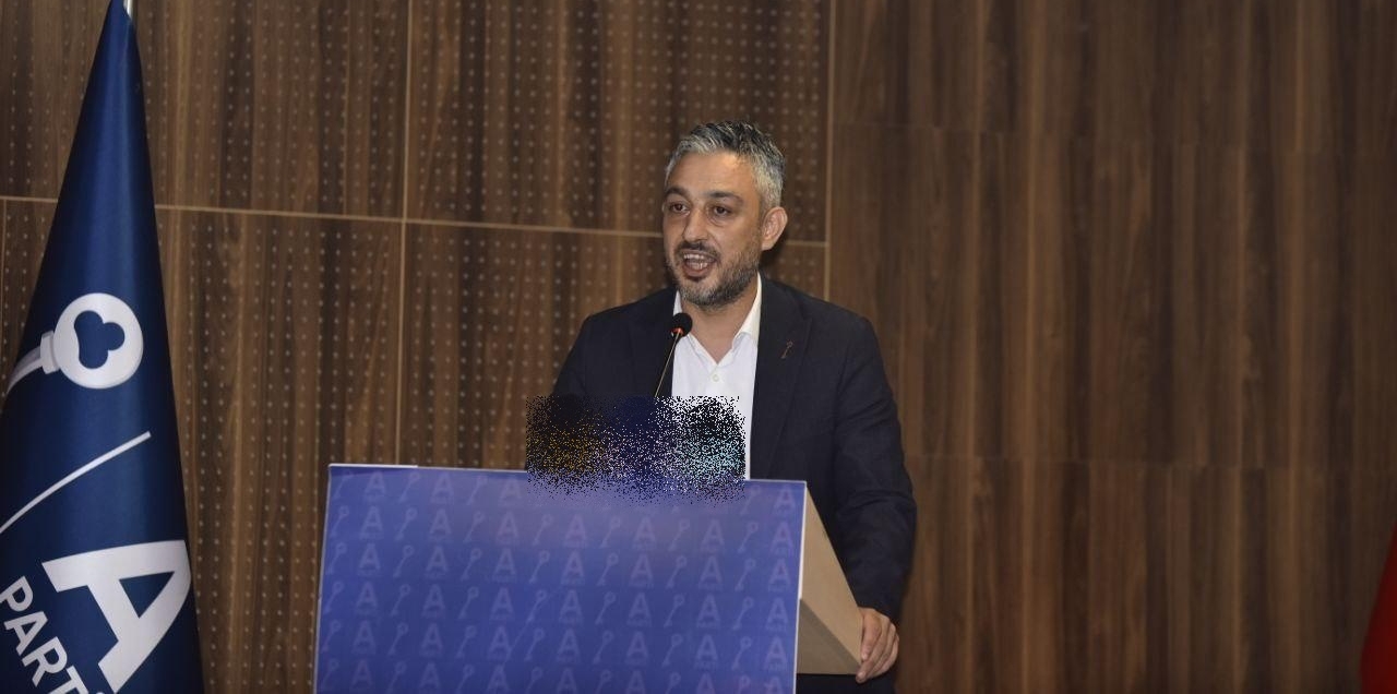 BAŞKAN KAYA ''SLOGONU ATAN'DA ATTIRAN'DA ALÇAKTIR''