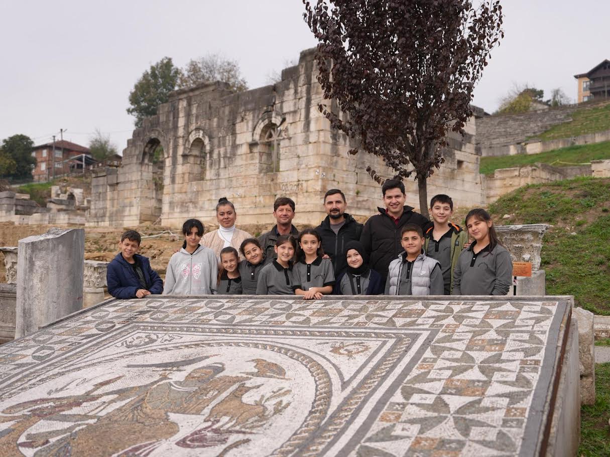 Gümüşova Ortaokulu Öğrencileri Tarihi Dokuyu Yakından İnceledi Gümüşova Ortaokulu Öğrencileri Tarihi Dokuyu Yakından İnceledi