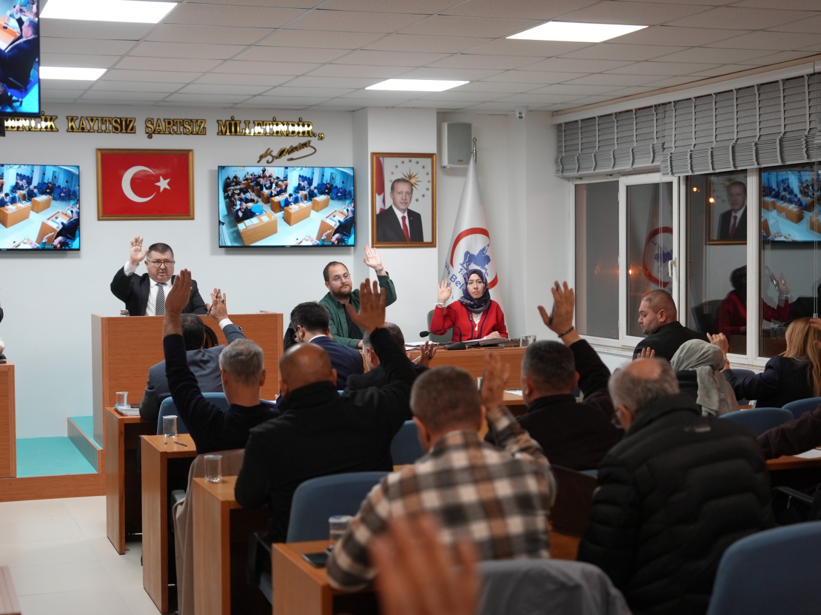 DÜZCE BELEDİYE MECLİSİ'NDE YOĞUN GÜNDEM: