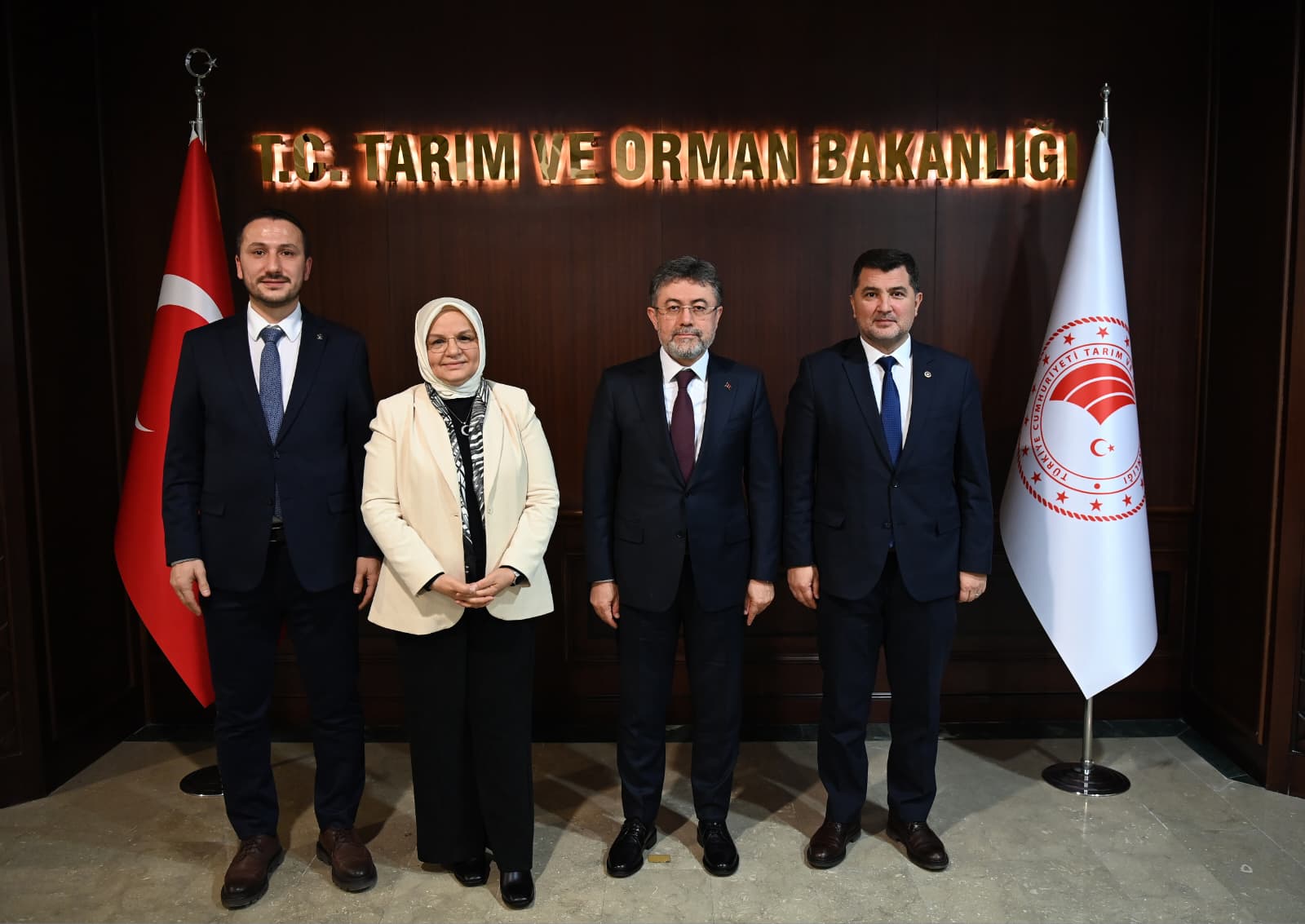 Ak Parti Heyeti'nden Ankara’da Çıkarma Yaptı: