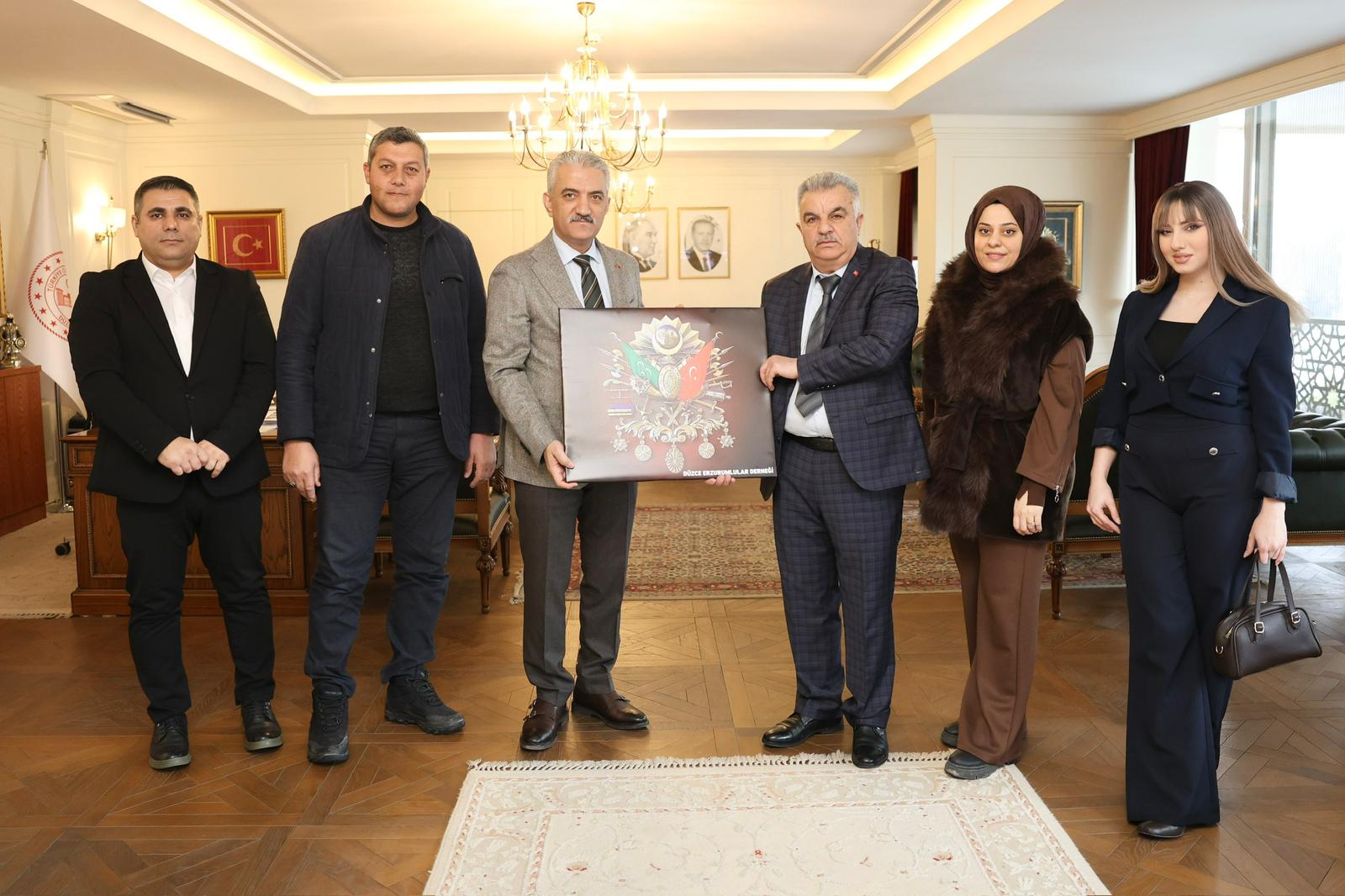 Erzurumlular’dan Vali Makas’a "Hayırlı Olsun" Ziyareti!