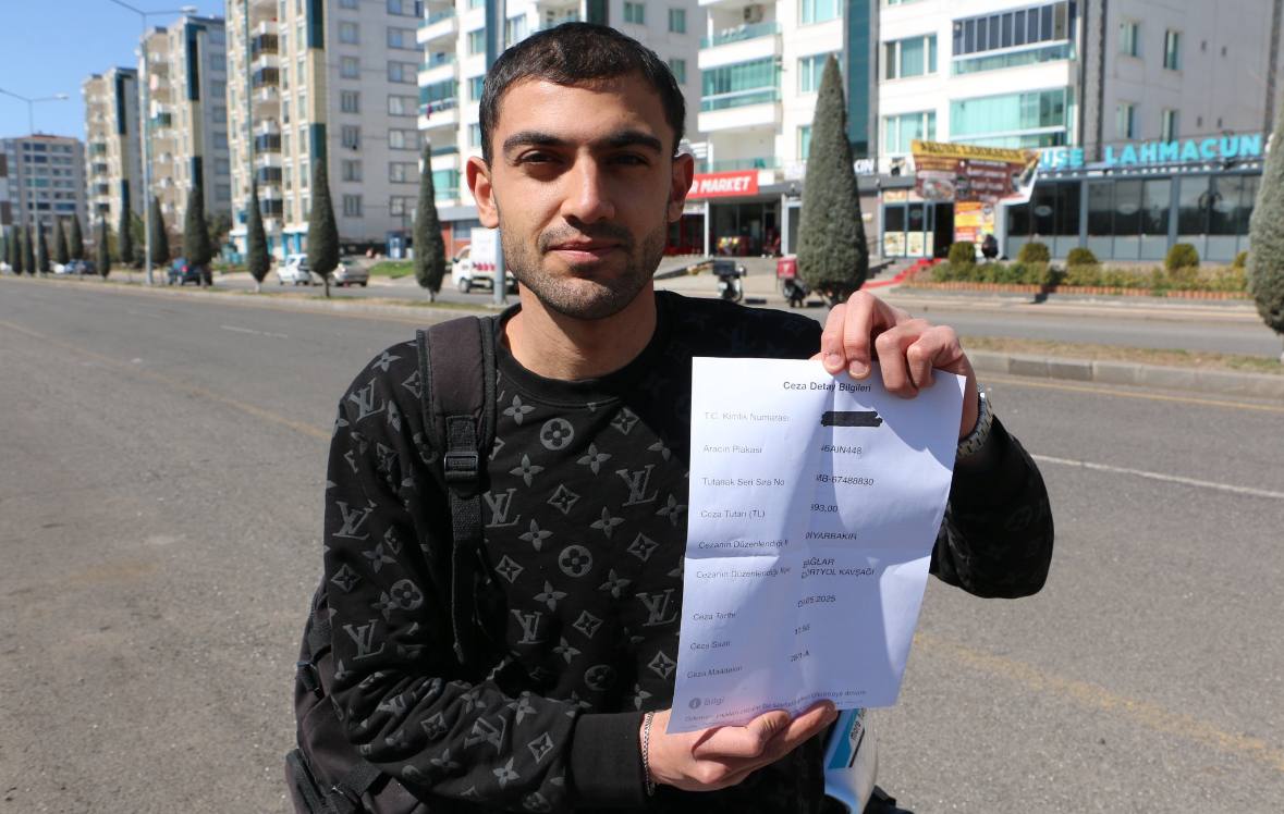 “Olmaz Demeyin, Burası Türkiye!” Motosiklet Sürücüsüne ‘Emniyet Kemeri’ Cezası