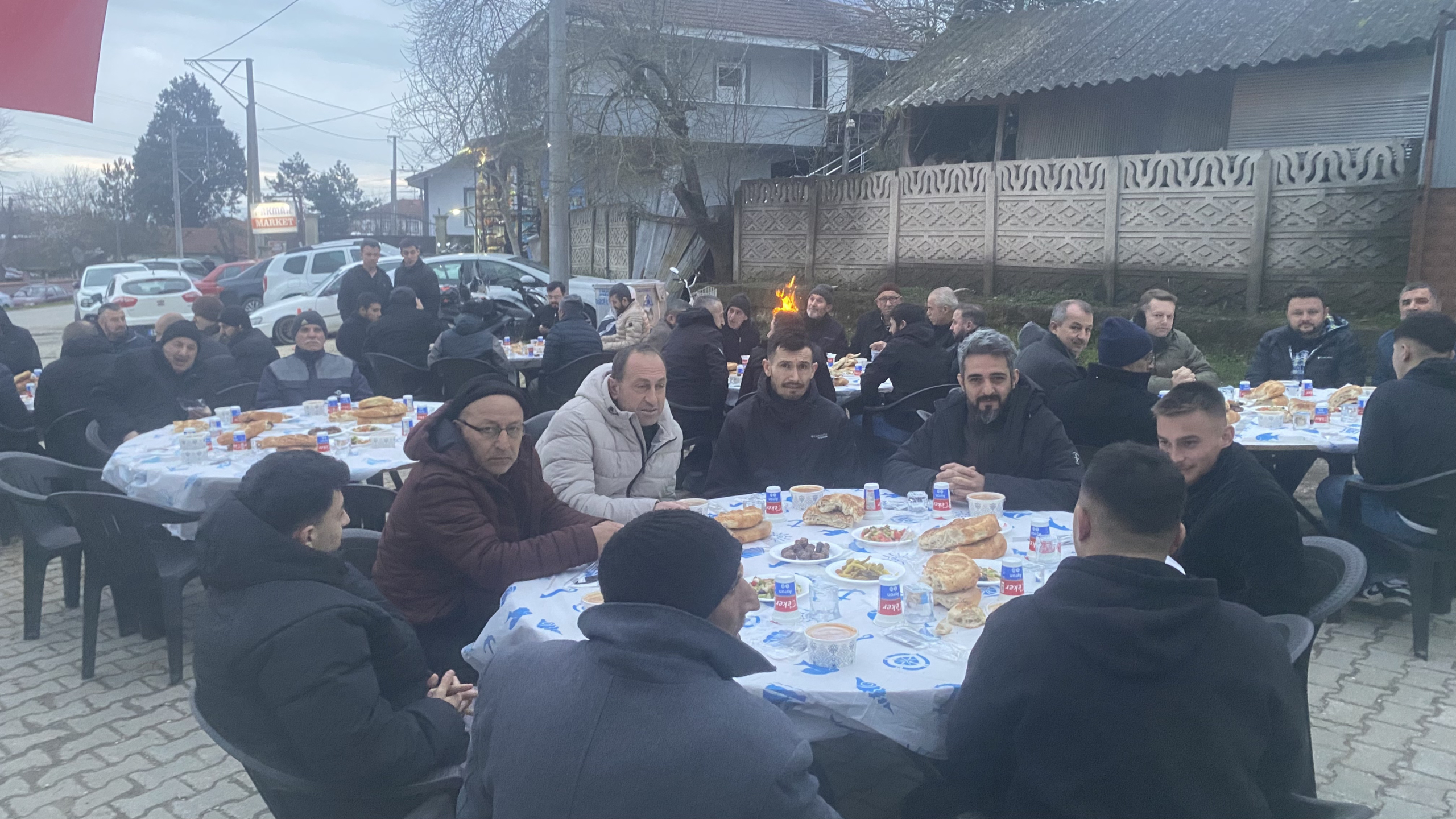 Gölyaka Kemeryanı Köyü’nde Geleneksel İftar Buluşması Gölyaka Kemeryanı Köyü’nde Geleneksel İftar Buluşması