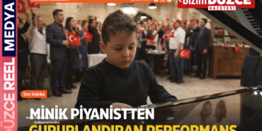 MİNİK PİYANİST ÇALDI, SALON AYAĞA KALKTI