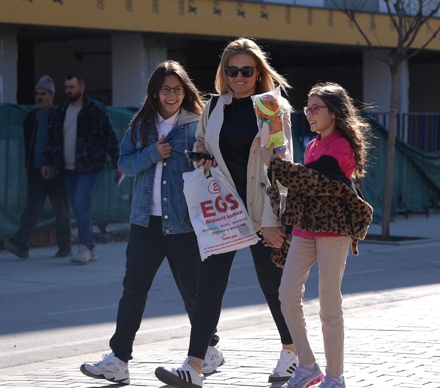 Düzce Sokaklarında İyilik Kazandı