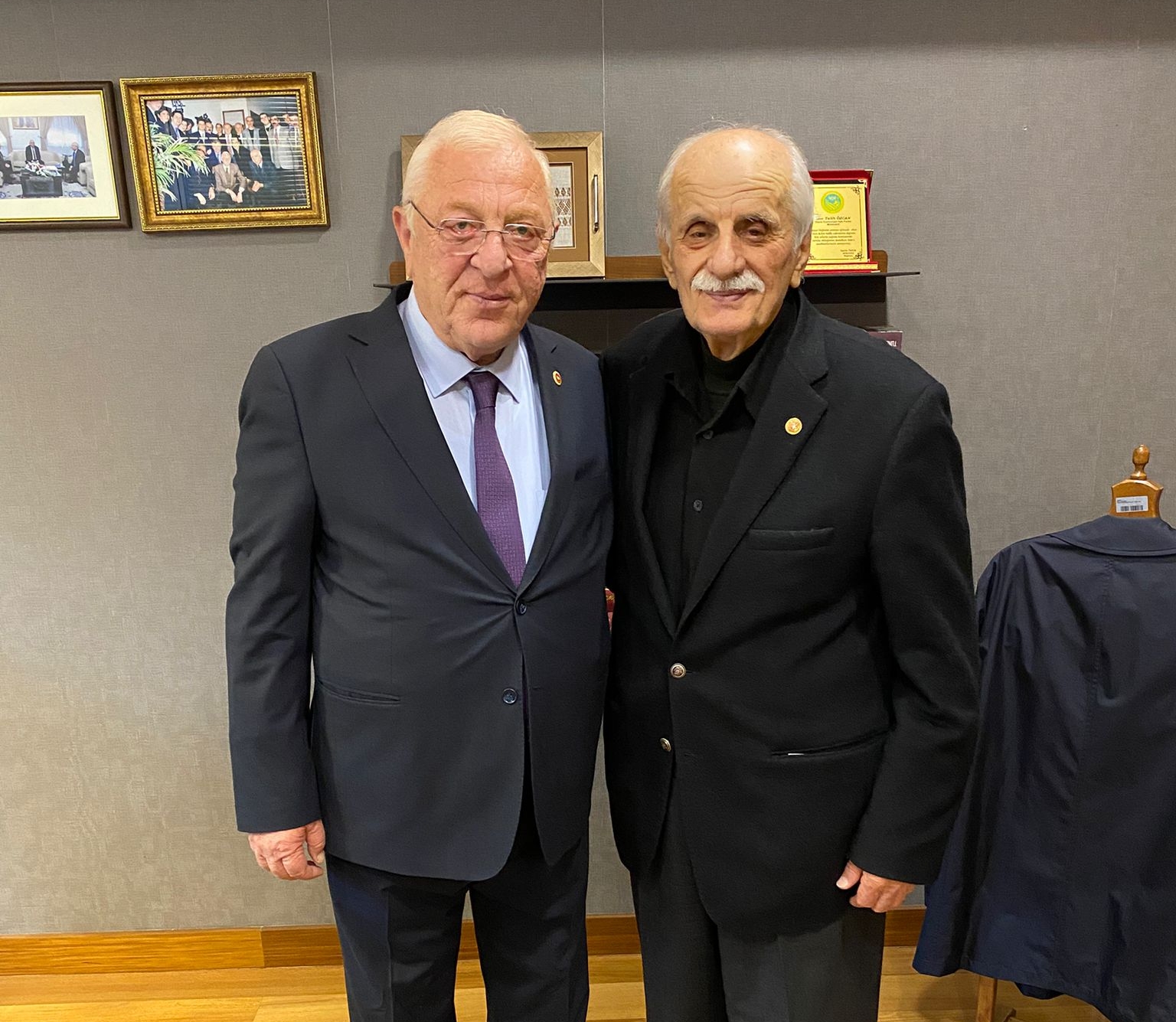 ESKİ MİLLETVEKİLİ NECMİ HOŞVER’DEN TBMM’DE TALİH ÖZCAN’A ZİYARET
