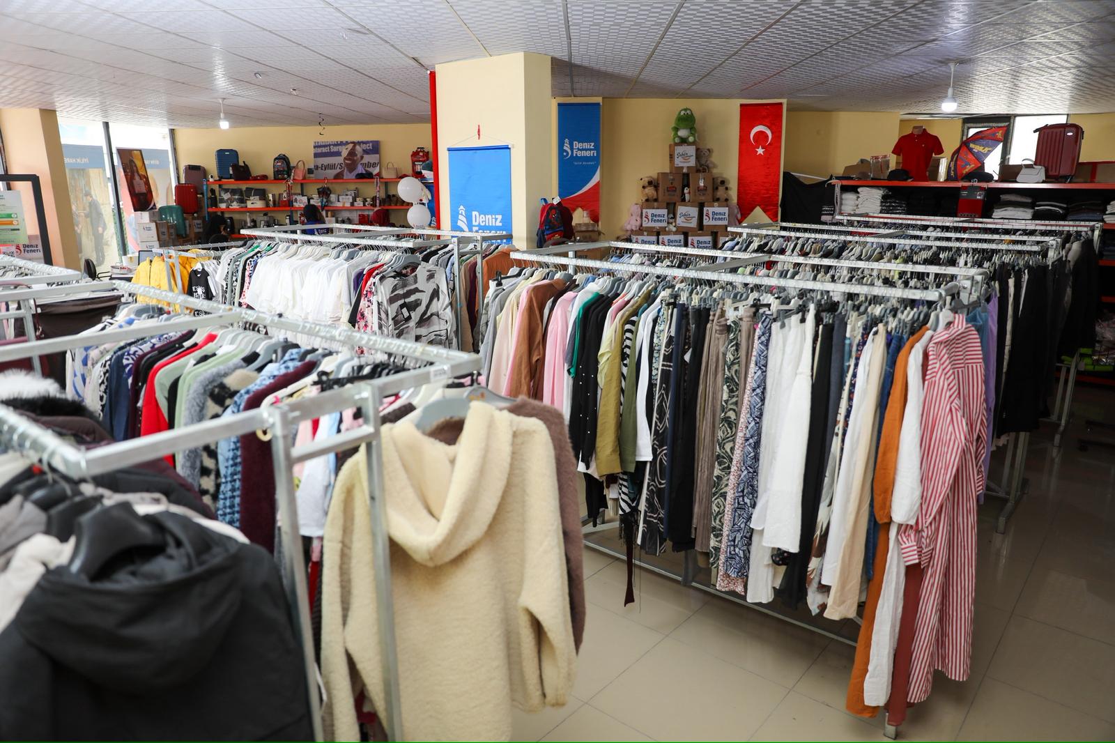 DENİZ FENERİ DERNEĞİ DÜZCE’DE GEÇİCİ GİYİM MAĞAZASI AÇTI