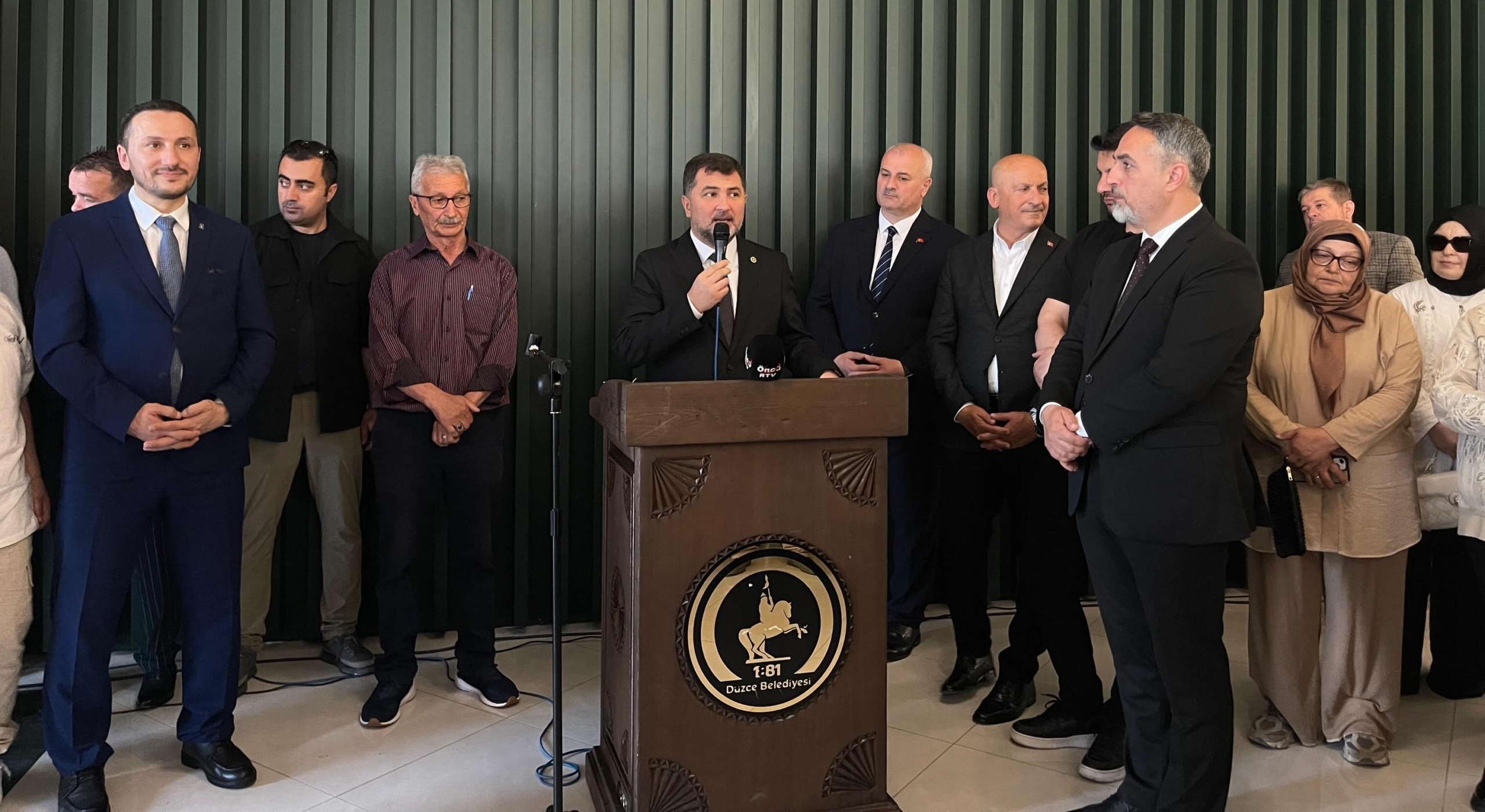 AK Parti Düzce teşkilatı bayramlaşma programında buluştu
