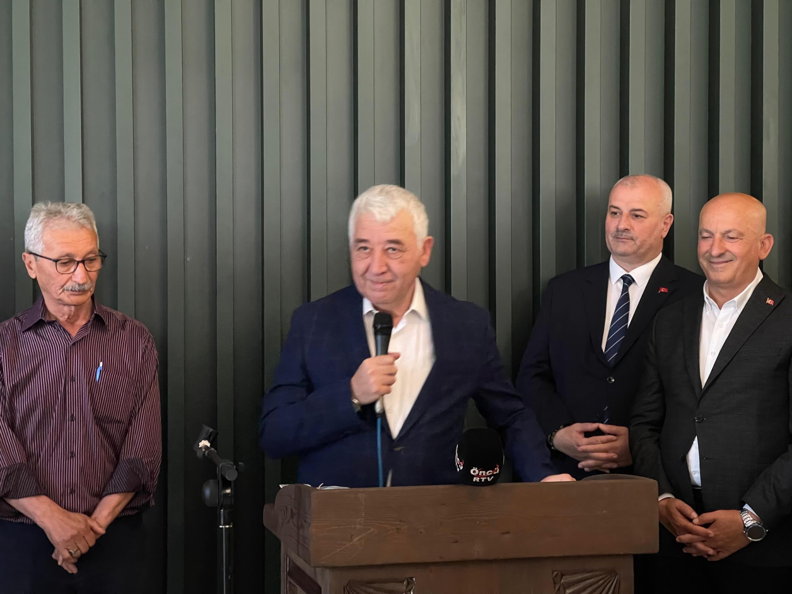 AK Parti Düzce teşkilatı bayramlaşma programında buluştu
