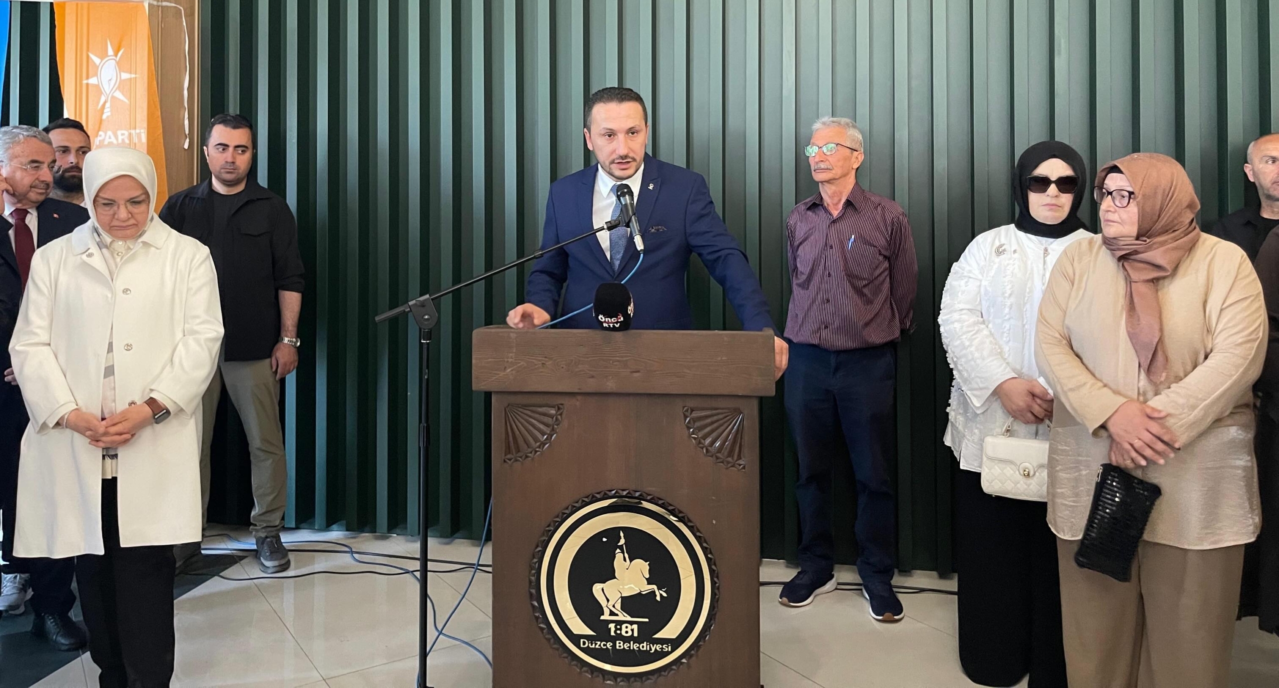 AK Parti Düzce teşkilatı bayramlaşma programında buluştu