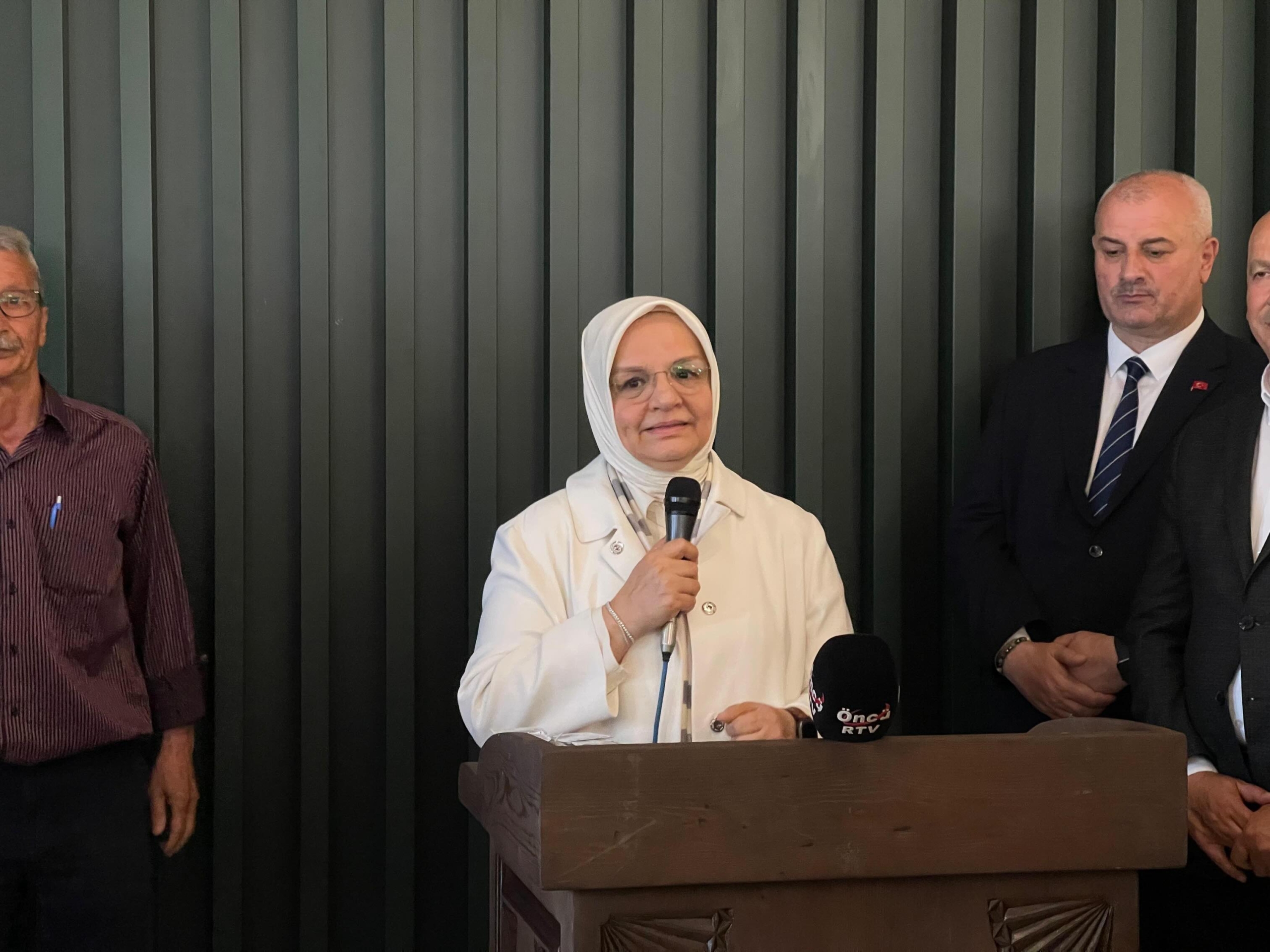 AK Parti Düzce teşkilatı bayramlaşma programında buluştu