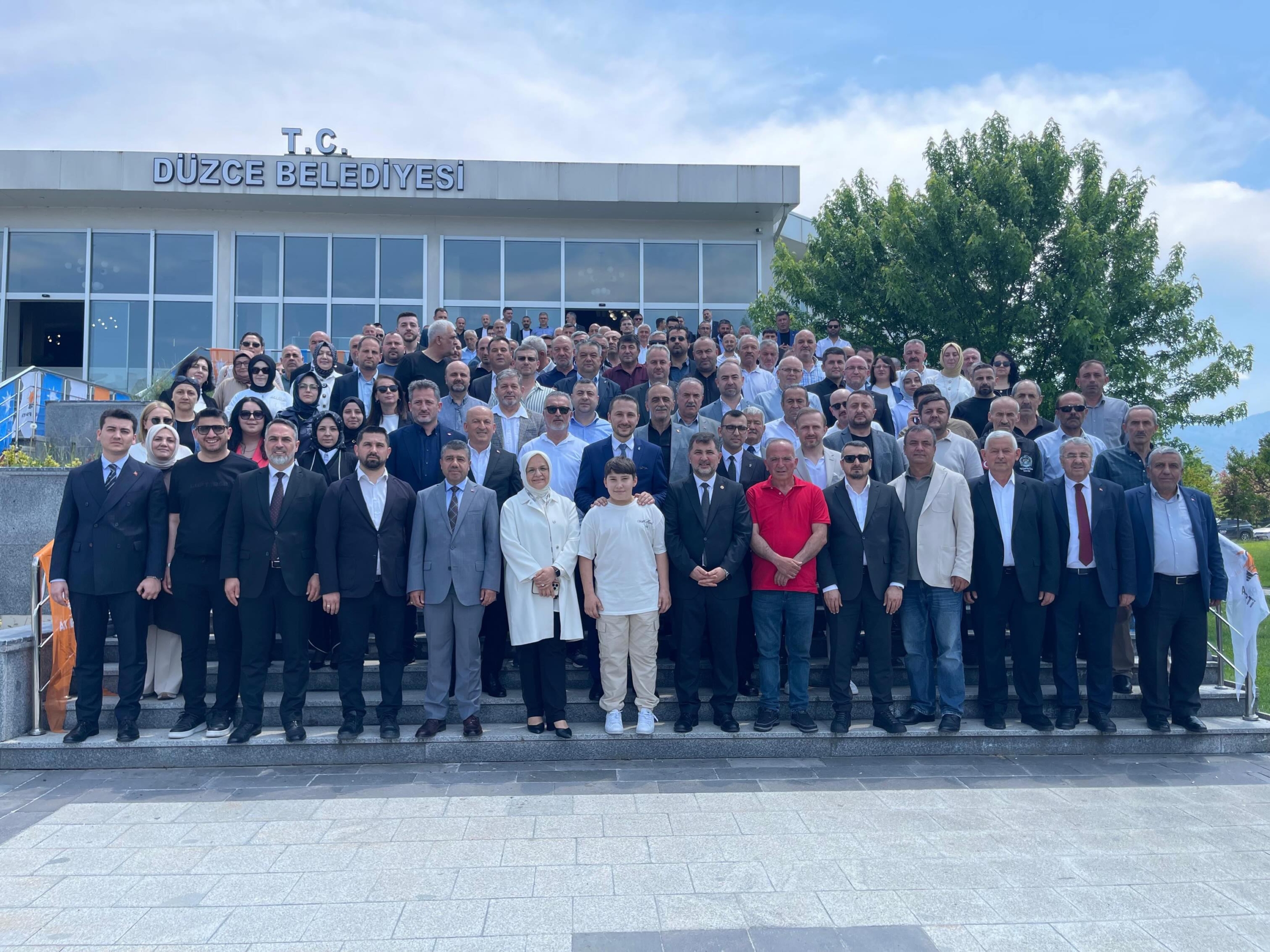 AK Parti Düzce teşkilatı bayramlaşma programında buluştu