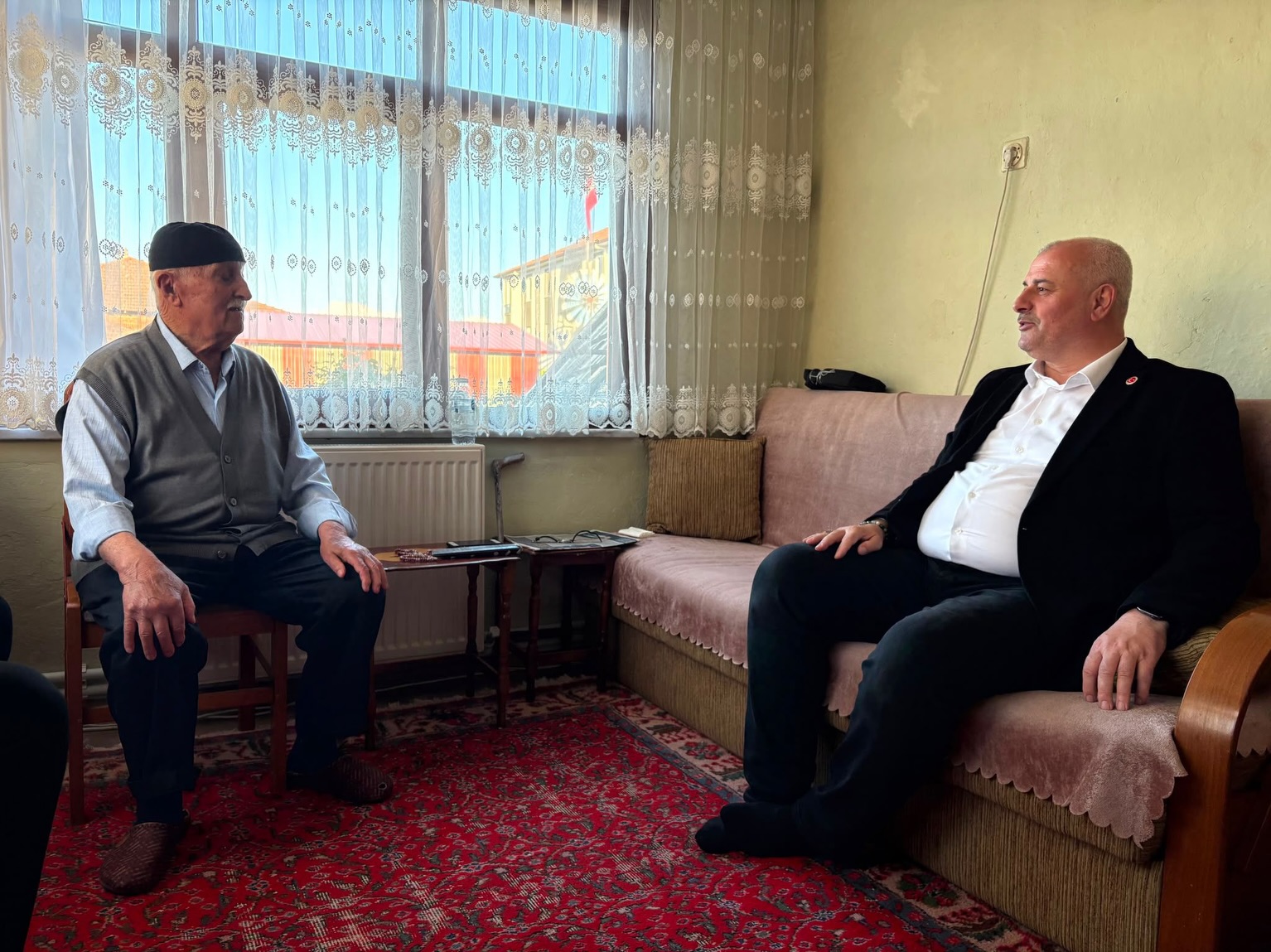 BAŞKAN YILMAZ YILDIZ BAYRAMDA DA DURMADI: EV EV GEZEREK GÖNÜLLERİ FETHETTİ!