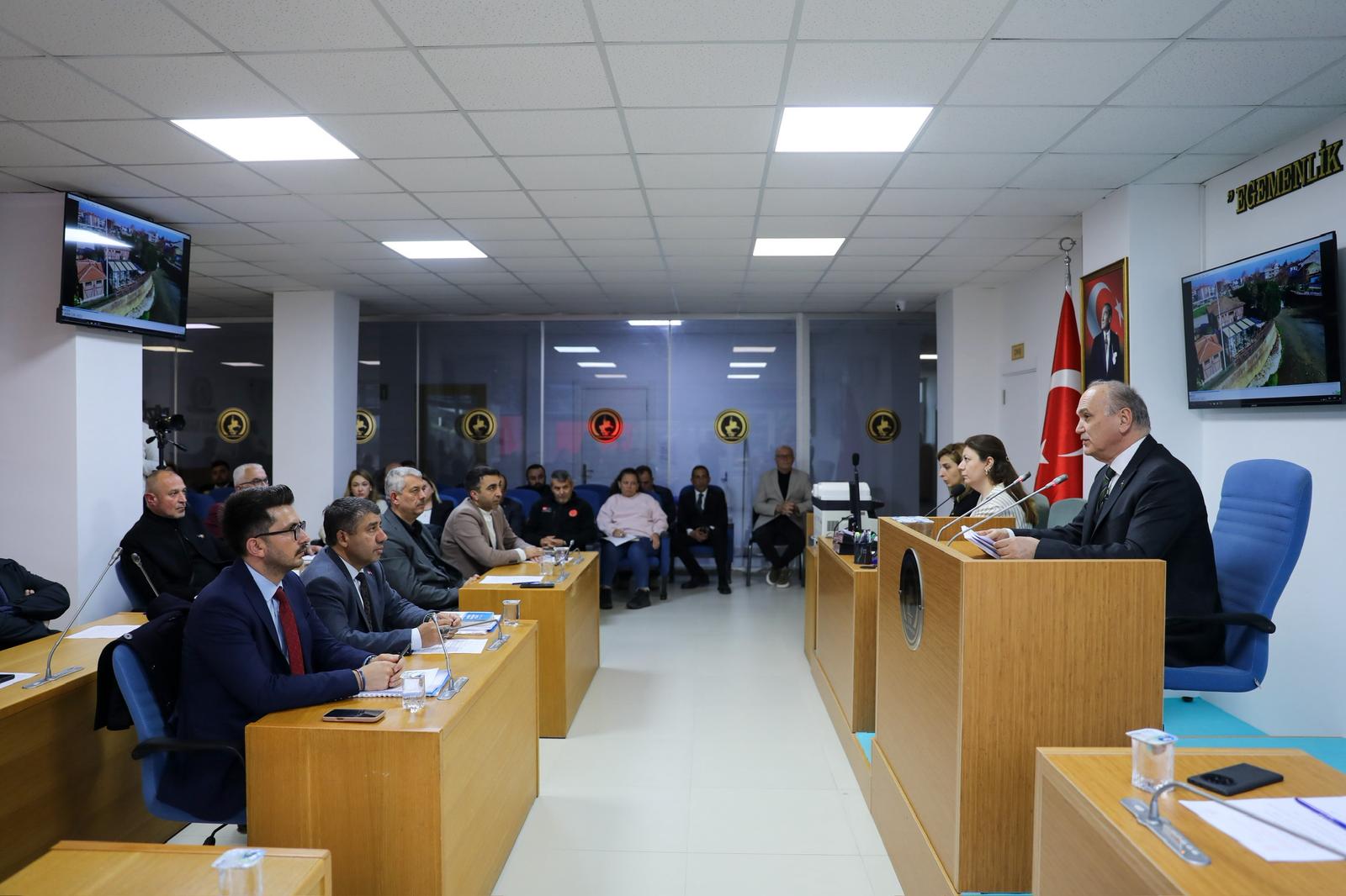 BAŞKAN ÖZLÜ “DÜZCE SESSİZ BİR ATILIM SÜRECİNDEN GEÇİYOR”