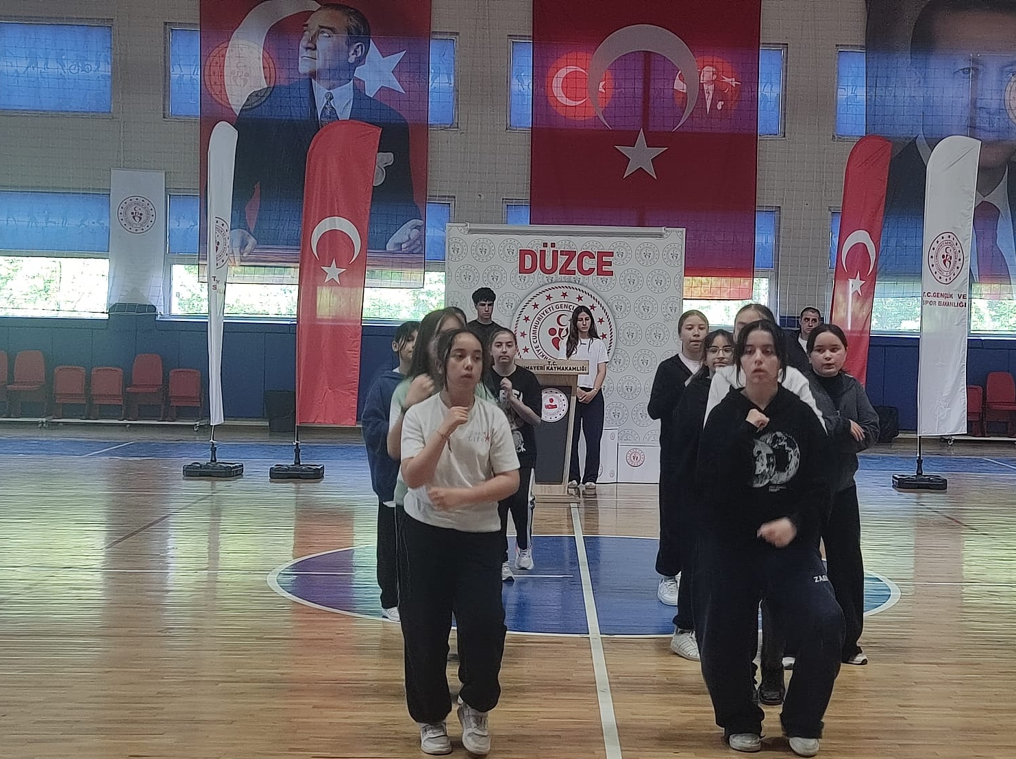 CUMAYERİ’NDE 19 MAYIS COŞKUSU ŞİMDİDEN BAŞLADI