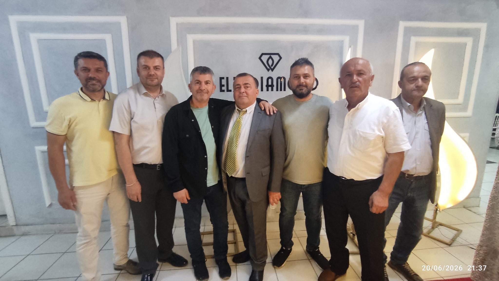 CHP Cumayeri İlçe Başkanı Yusuf Mil Kızını Evlendirdi: CHP Cumayeri İlçe Başkanı Yusuf Mil Kızını Evlendirdi: