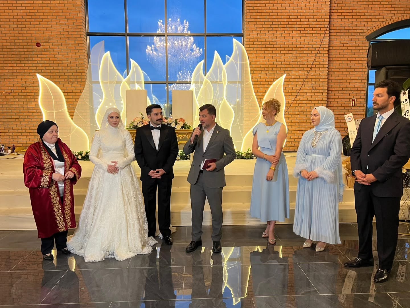 SEYFULLAH TUNA VE BETÜL GÜLÜÇ DÜNYAEVİNE GİRDİ