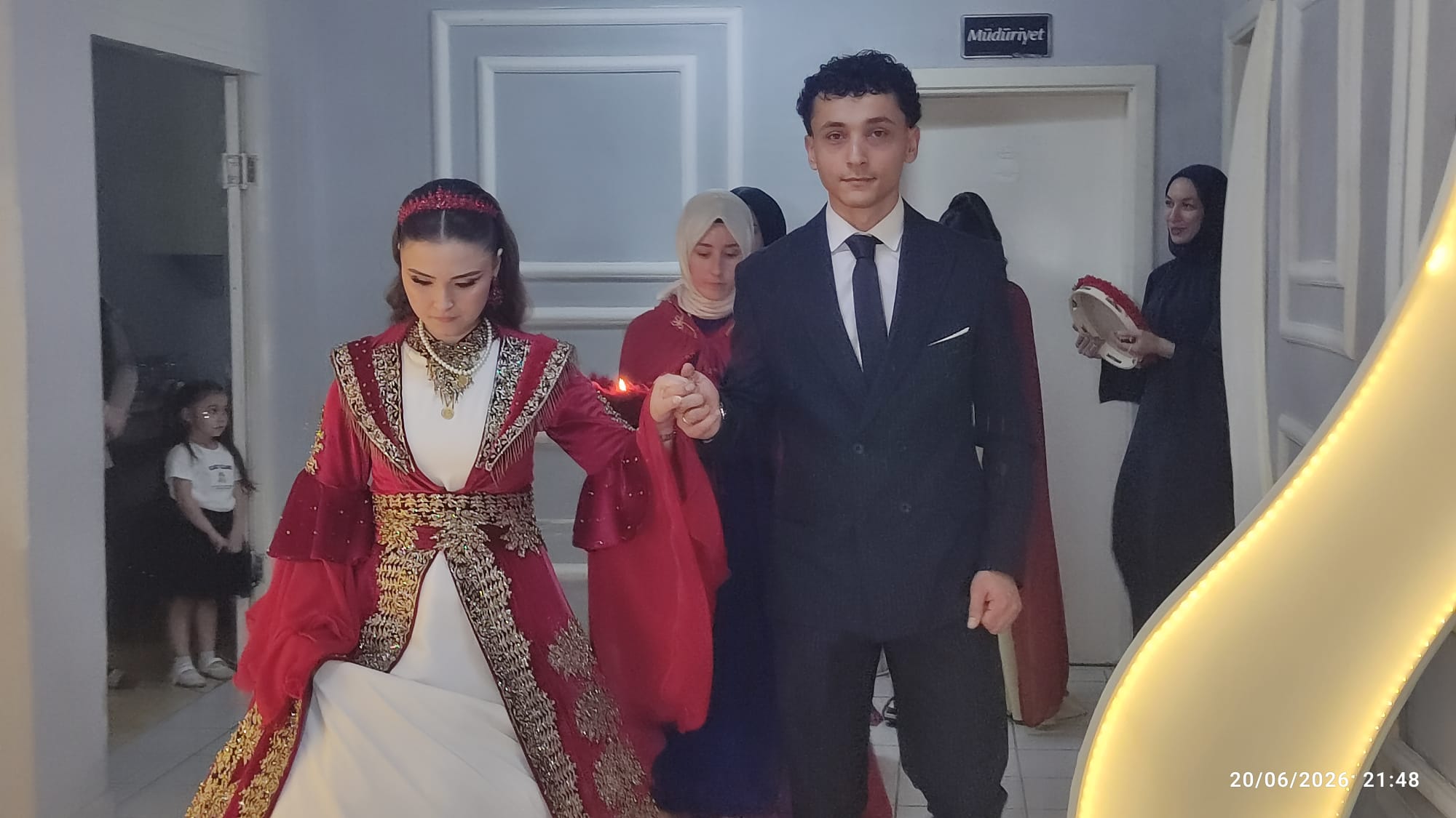 CHP Cumayeri İlçe Başkanı Yusuf Mil Kızını Evlendirdi: CHP Cumayeri İlçe Başkanı Yusuf Mil Kızını Evlendirdi: