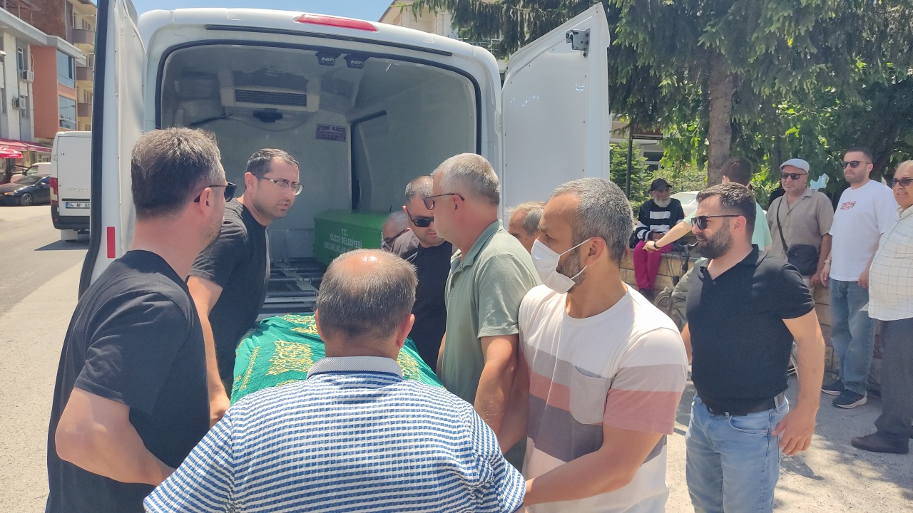 Düzce’nin Sevilen Siması Salih Son Yolculuğuna Uğurlandı