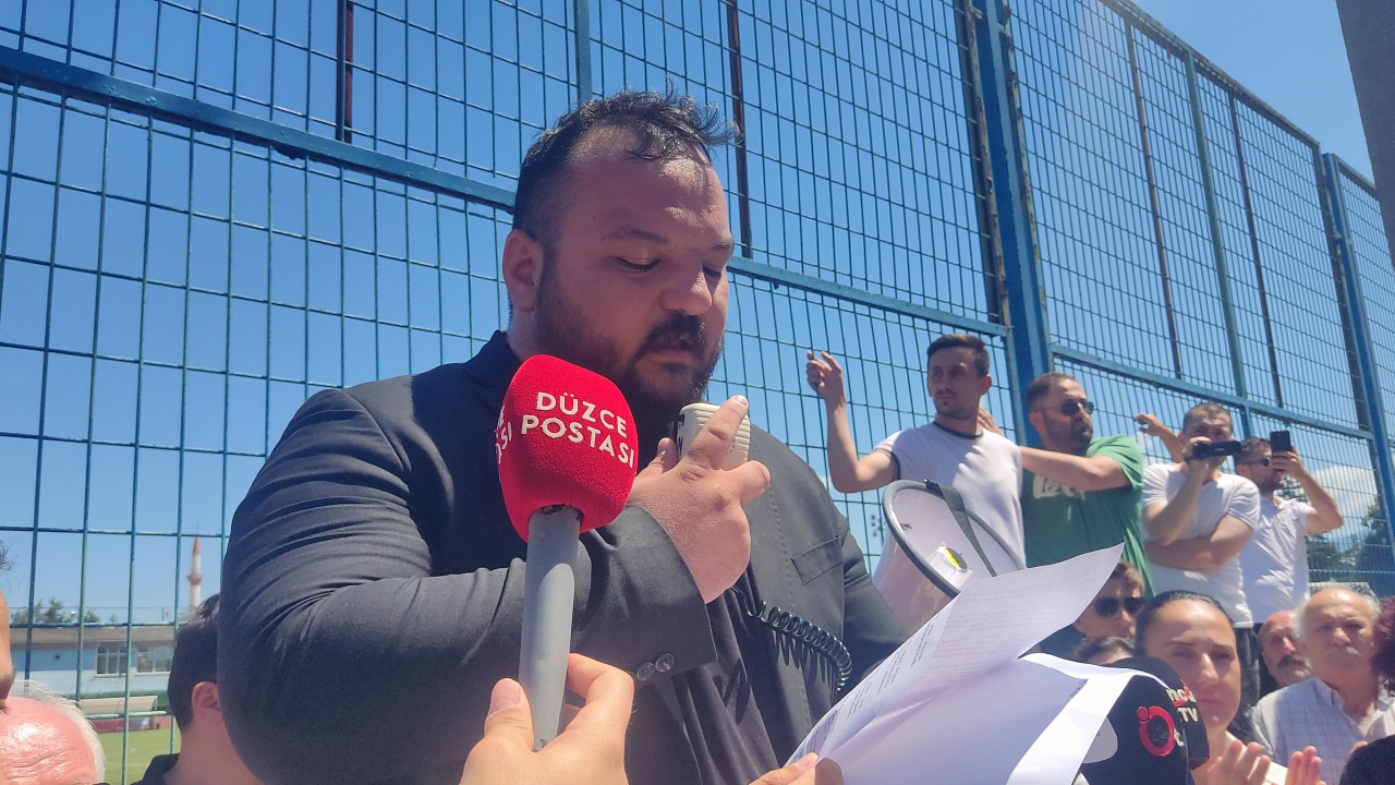 CHP Düzce'de Deprem: İl ve İlçe Başkanları Toplu İstifa Etti CHP Düzce'de Deprem: İl ve İlçe Başkanları Toplu İstifa Etti