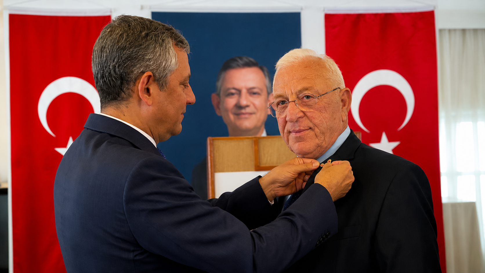  TALİH ÖZCAN YENİ PARTİ’NİN İLK TOPLANTISINA BAŞKANLIK ETTİ