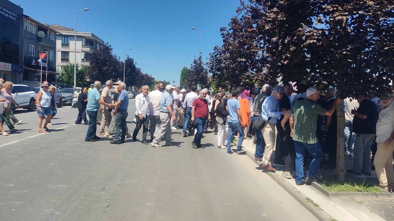 CHP Düzce'de Deprem: İl ve İlçe Başkanları Toplu İstifa Etti CHP Düzce'de Deprem: İl ve İlçe Başkanları Toplu İstifa Etti