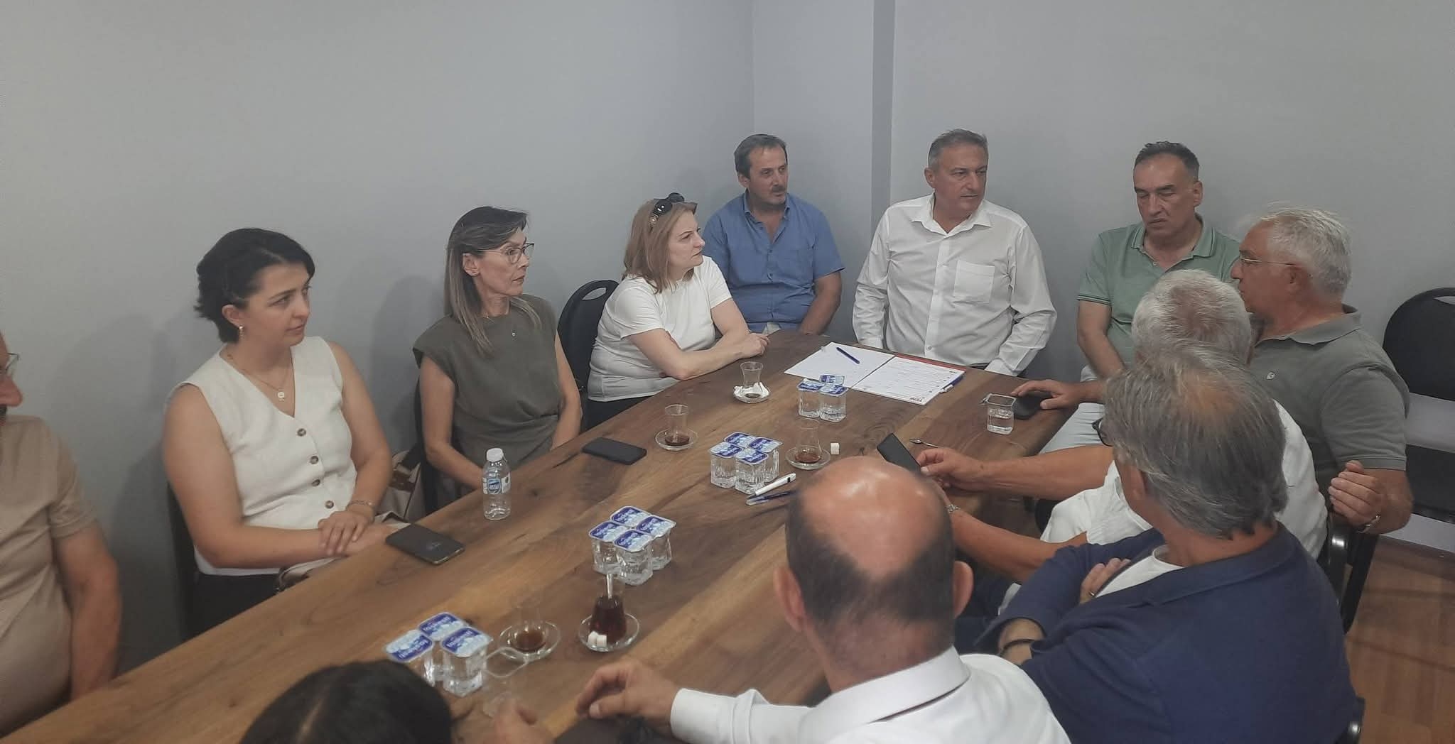 Yeni Parti Düzce Örgütü Kuruldu: Özcan Dağıstanlı Görev Dağılımını Açıkladı