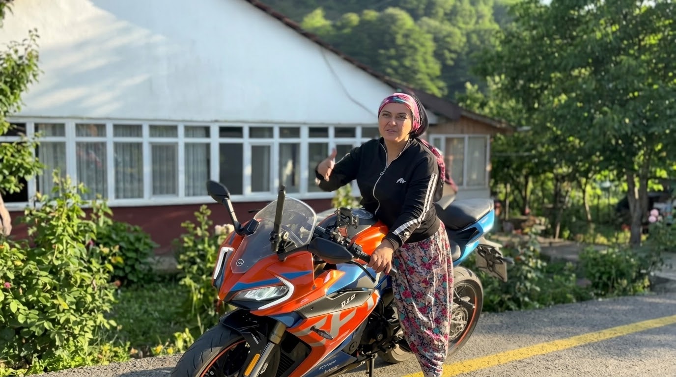 Düzceli Motosiklet Tutkunu Genç Kızın Görüntüleri Sosyal Medyada Viral Oldu!