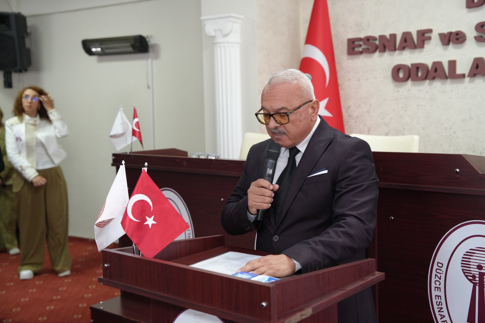 DESOB Toplantı Salonu'nda Anlamlı Buluşma DESOB Toplantı Salonu'nda Anlamlı Buluşma