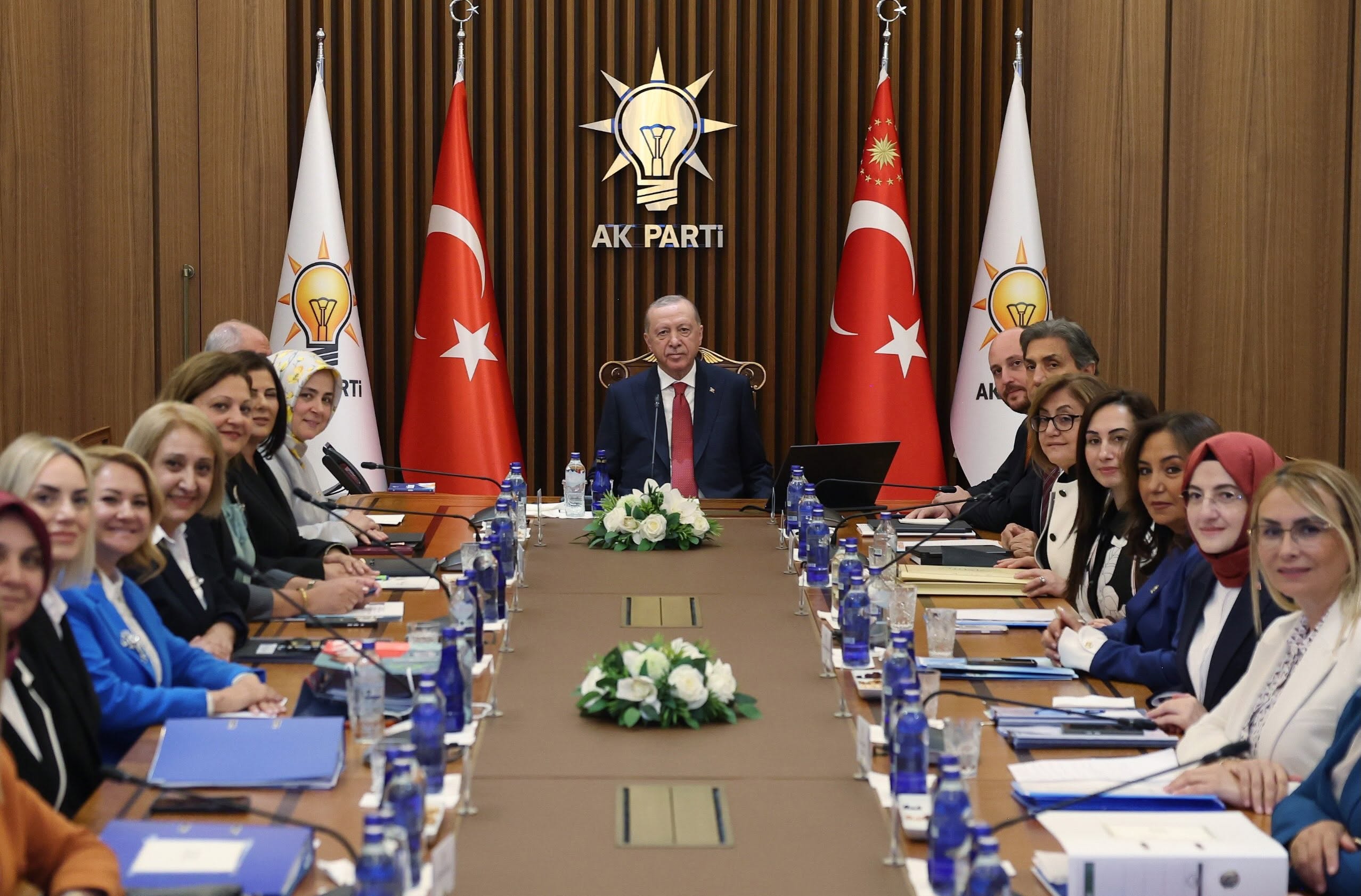 Cumhurbaşkanı Erdoğan AK Partili Kadın Belediye Başkanlarını Kabul Etti Başkan Alev Ünal Kadın Başkanlar Toplantısına Katıldı