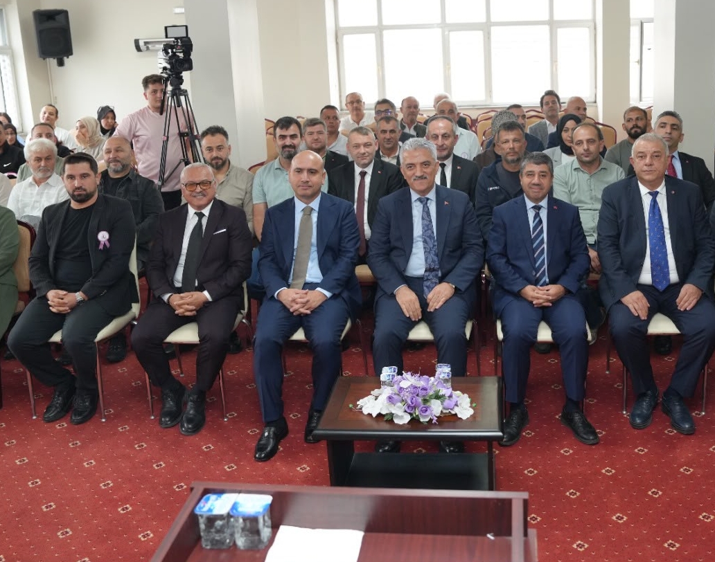 DESOB Toplantı Salonu'nda Anlamlı Buluşma DESOB Toplantı Salonu'nda Anlamlı Buluşma