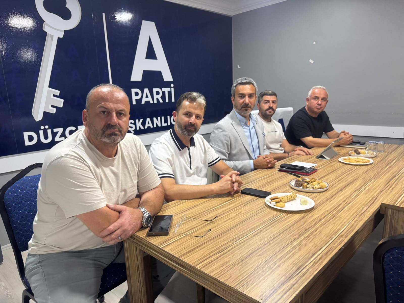 Anahtar Parti Düzce İl Yönetimi Haftalık Toplantısını Gerçekleştirdi Anahtar Parti Düzce İl Yönetimi Haftalık Toplantısını Gerçekleştirdi