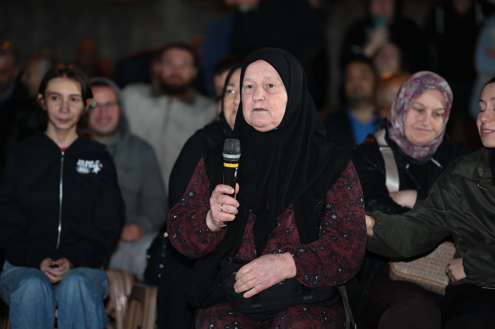 Başkan Özlü Akınlar Mahallesi’nde Vatandaşlarla Buluştu: